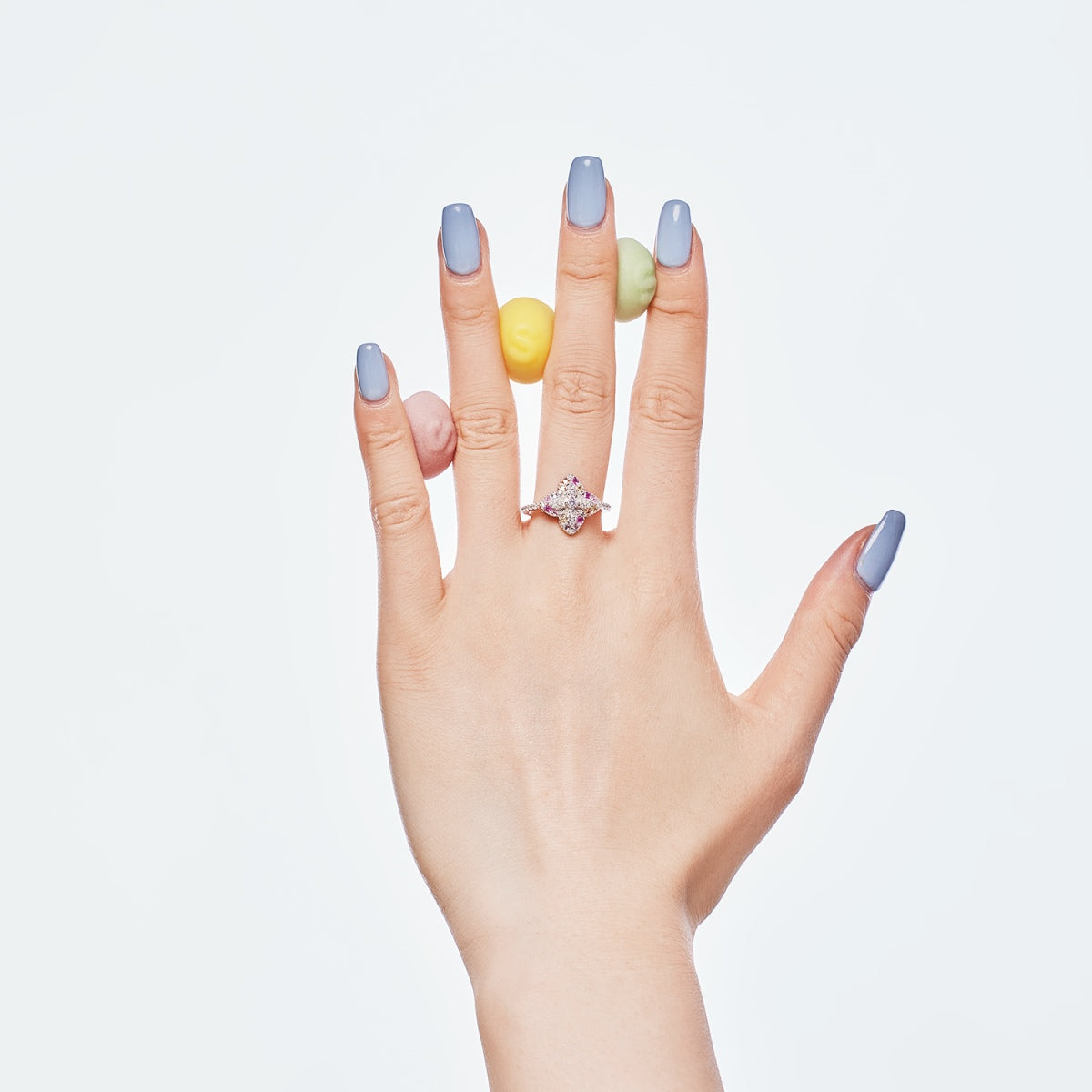 [Zusammen]Luxuriöser bunter Bankettring in Blumenform