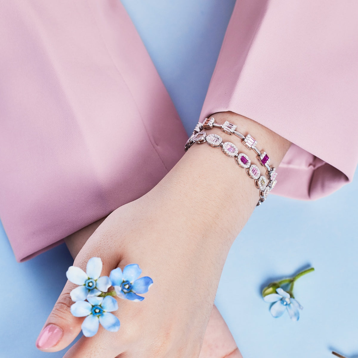 [Zusammen] Zierliches, bezauberndes Armband für den Alltag im Smaragdschliff
