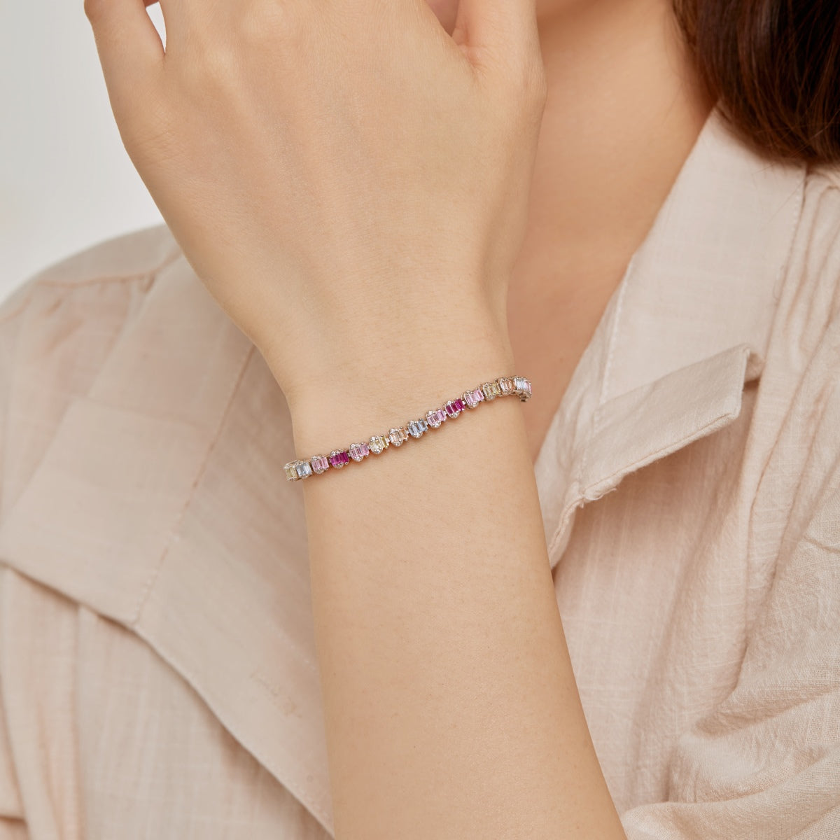 [Zusammen] Zartes, farbenfrohes Party-Armband im Smaragdschliff