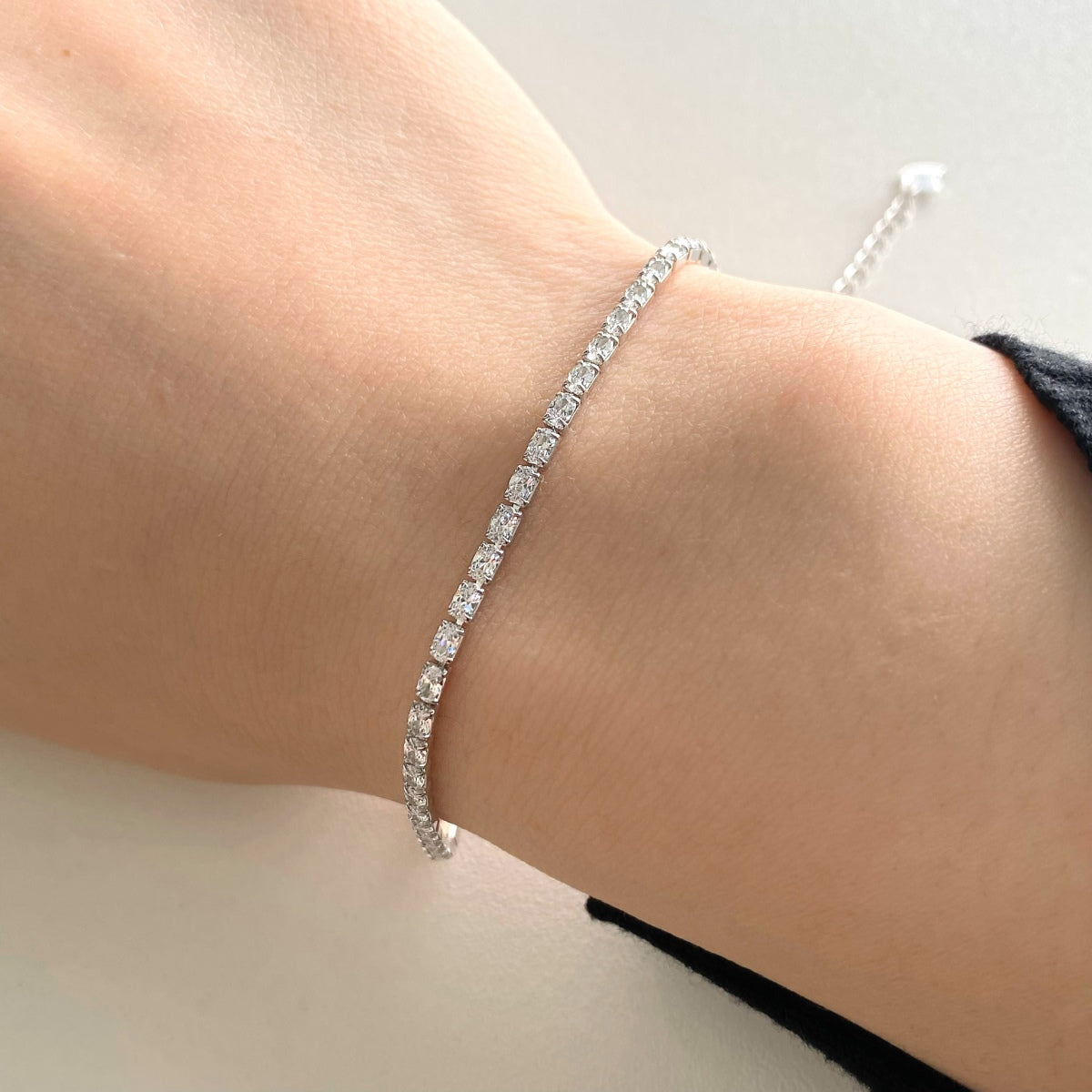 [Zusammen]Elegantes Smaragdschliff-Tagesarmband