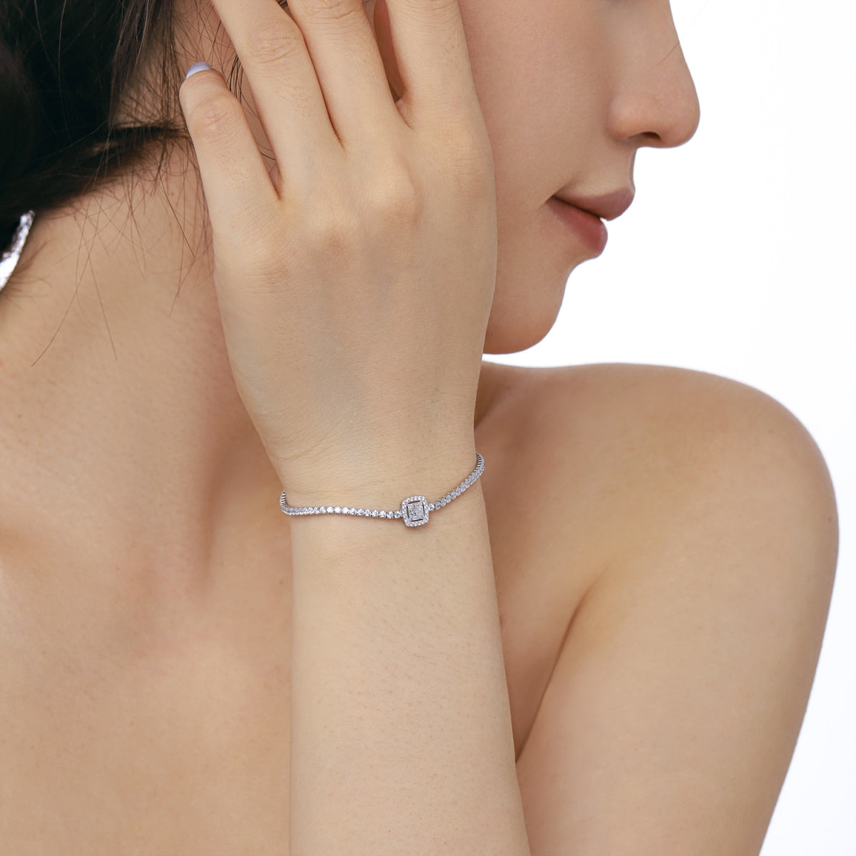 [Zusammen]Luxuriöses schillerndes Bankettarmband in quadratischer Form