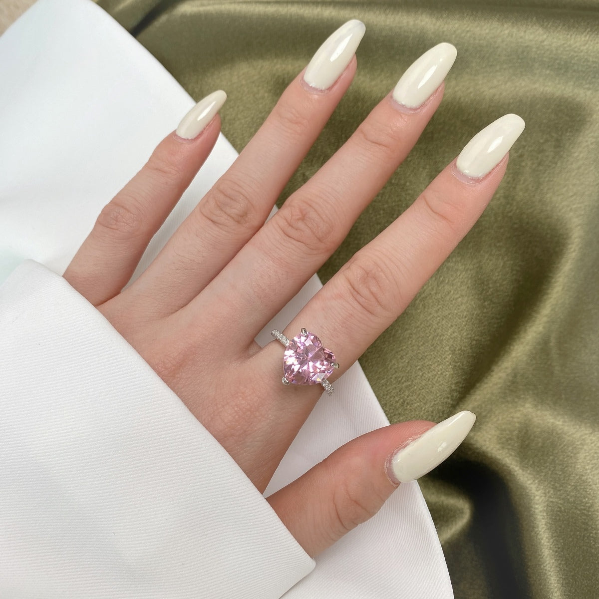 [Zusammen]6,0 Karat luxuriöser funkelnder romantischer Liebesring im Herzschliff