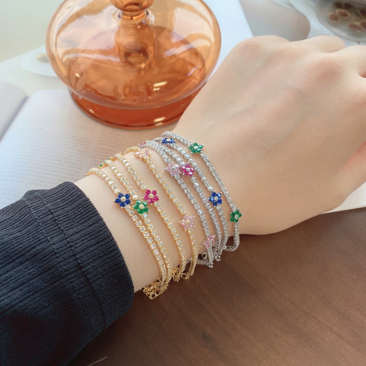 [Together]輝く花の形のテニスブレスレット