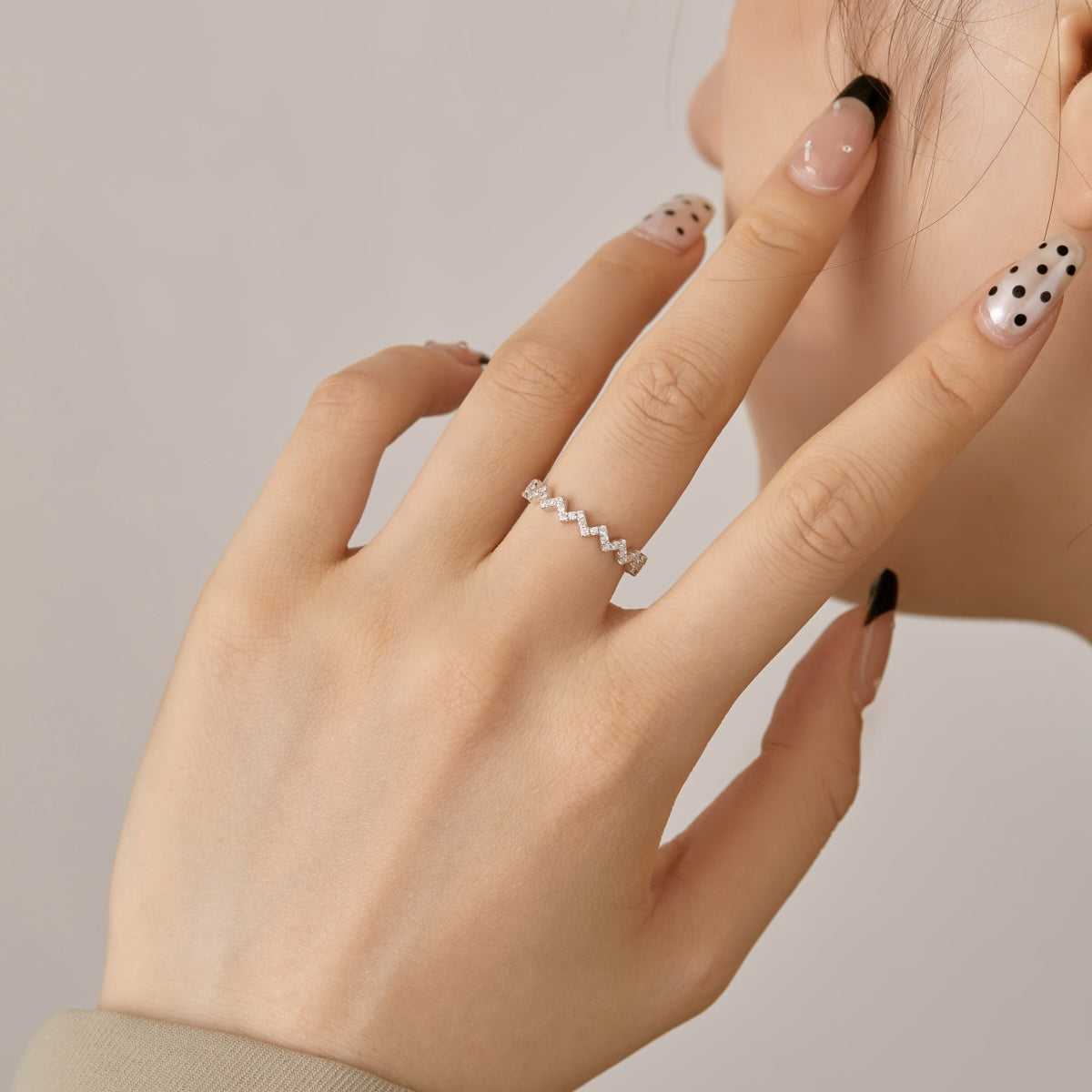 [Zusammen]Zarter, bezaubernder Ring für den Alltag in Wellenform