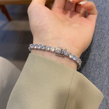 [Zusammen]Verziertes funkelndes Hochzeitsarmband im Rundschliff