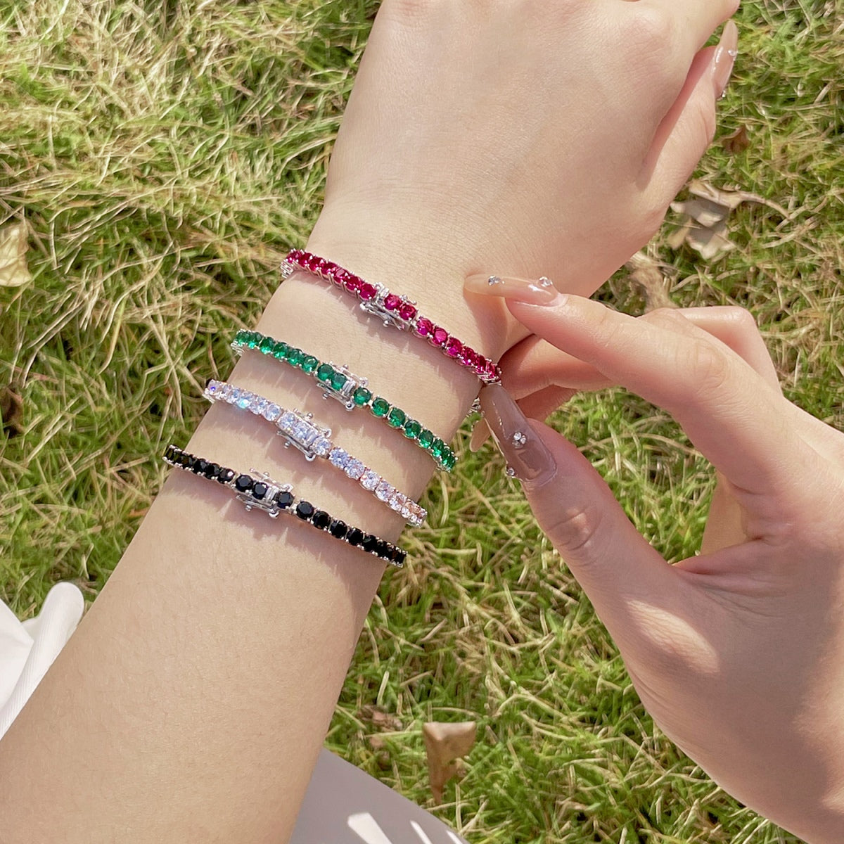 [Zusammen] Strahlendes buntes Party-Armband im Rundschliff