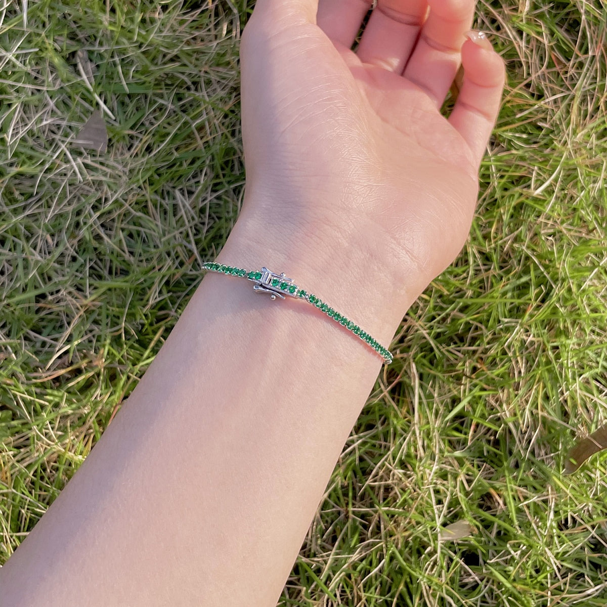 [Zusammen] Strahlendes buntes Party-Armband im Rundschliff