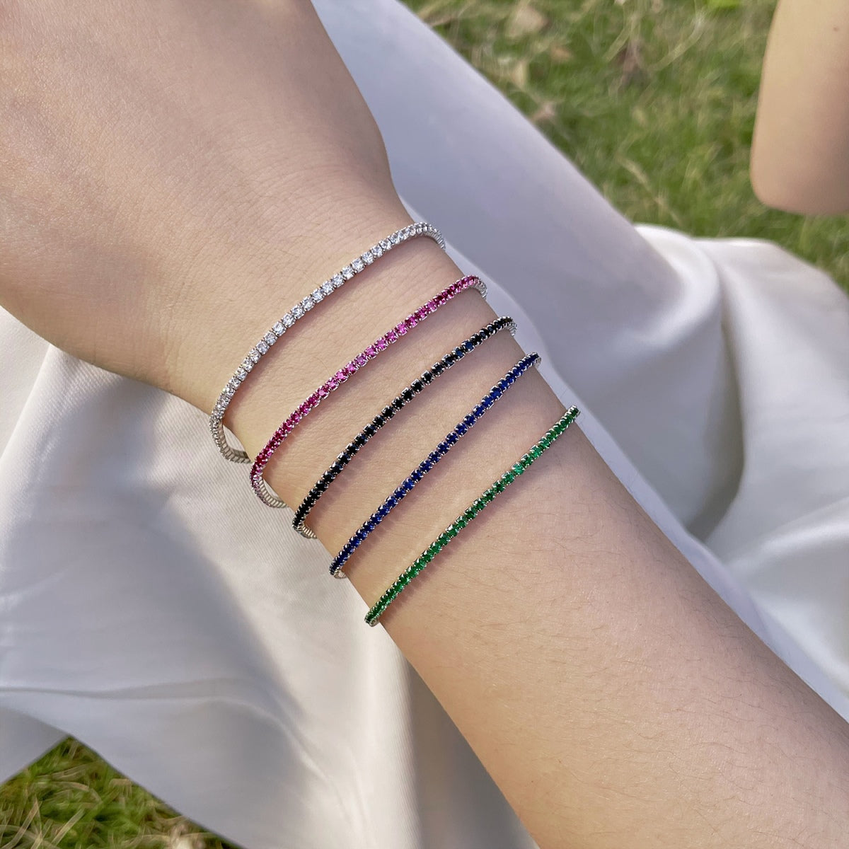 [Zusammen] Strahlendes buntes Party-Armband im Rundschliff