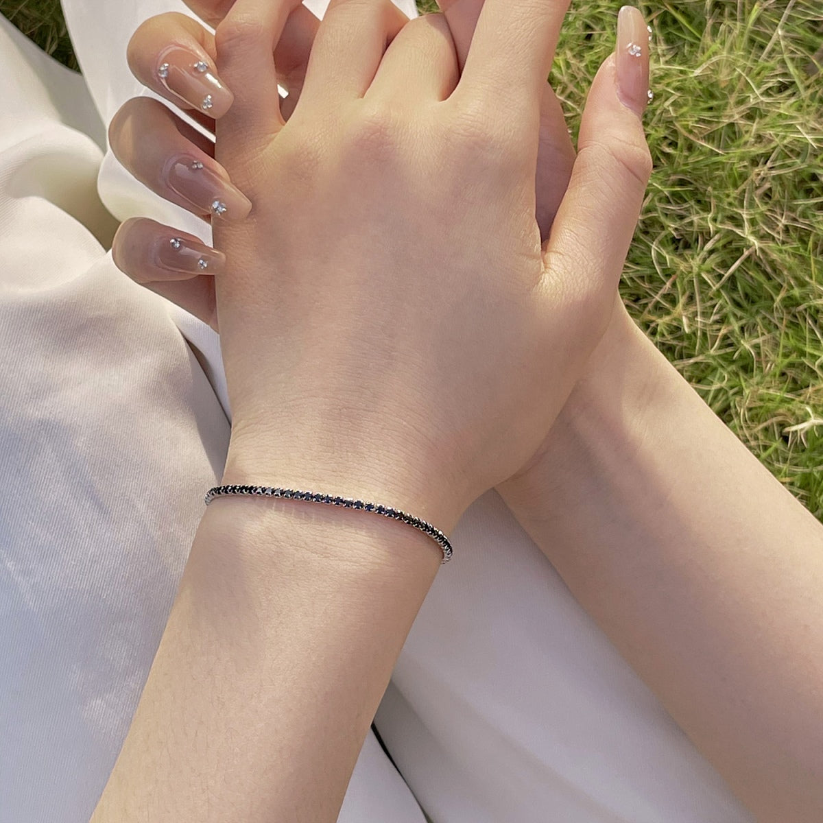 [Zusammen] Strahlendes buntes Party-Armband im Rundschliff