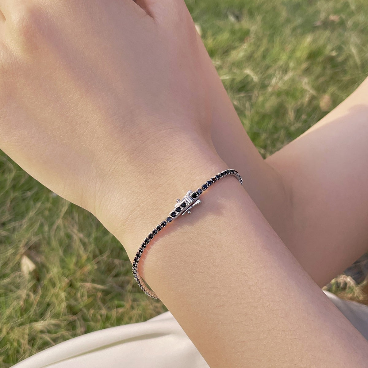 [Zusammen] Strahlendes buntes Party-Armband im Rundschliff