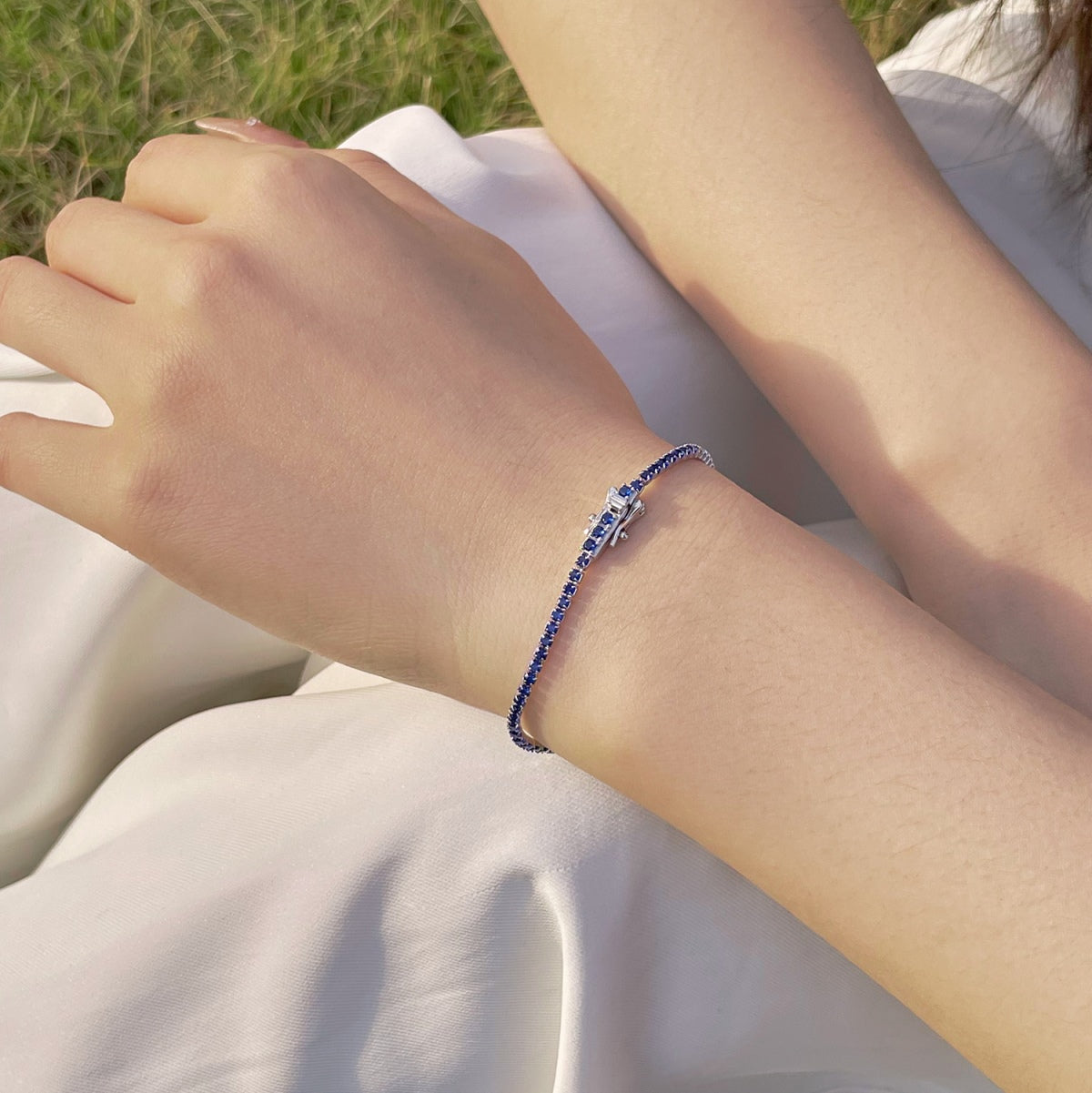 [Zusammen] Strahlendes buntes Party-Armband im Rundschliff