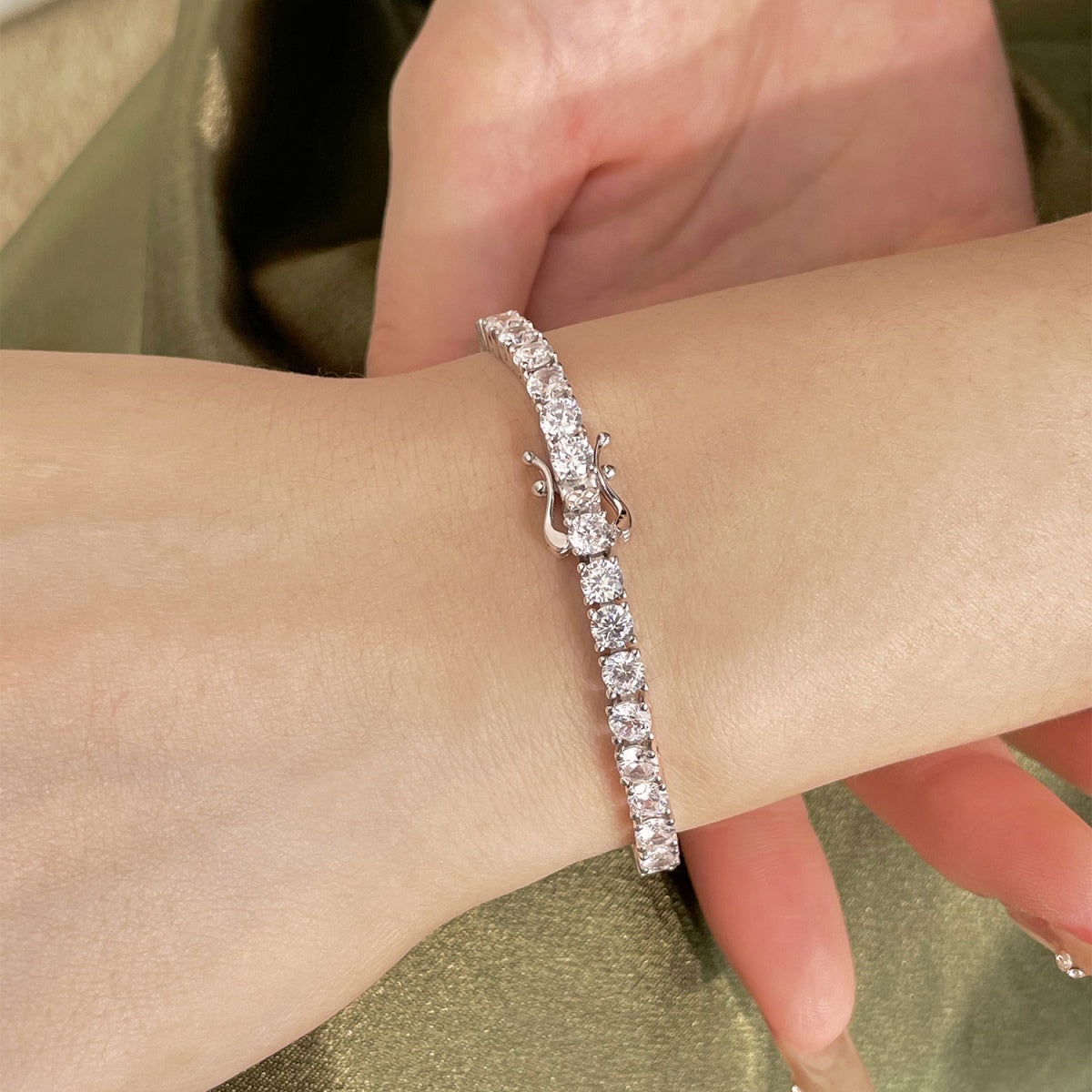 [Zusammen]Luxuriöses verziertes Tennisarmband mit Rundschliff