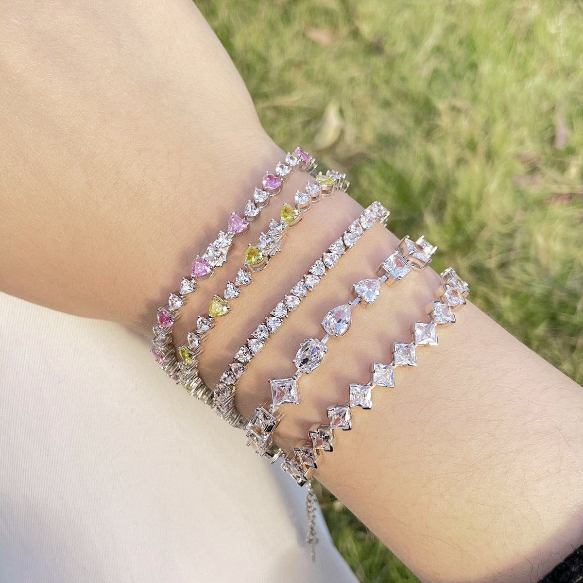 [Zusammen]Einzigartiges, exquisites Multi-Cut-Armband für den Alltag