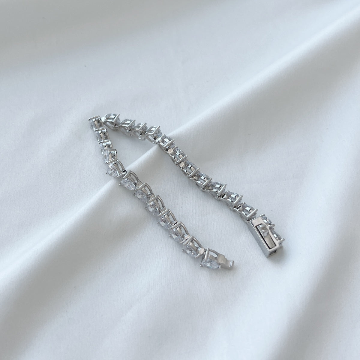 [Zusammen]0,75 Karat elegantes romantisches Herzform-Liebhaberarmband