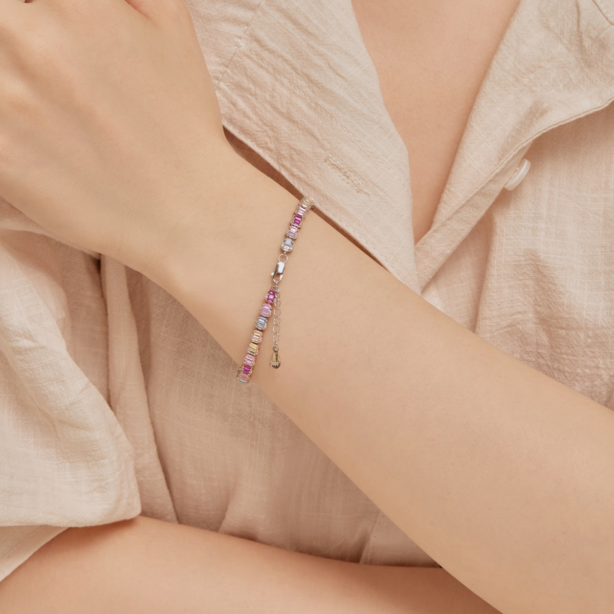[Zusammen] Zartes, farbenfrohes Party-Armband im Smaragdschliff