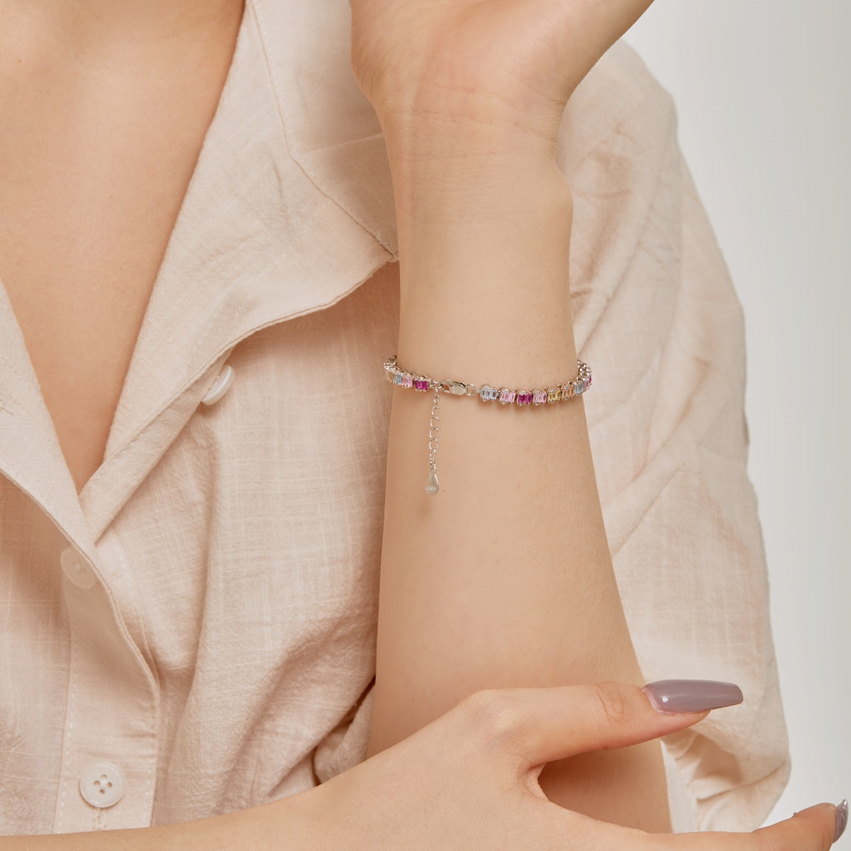 [Zusammen] Zartes, farbenfrohes Party-Armband im Smaragdschliff
