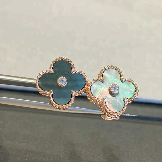 [Together]CLOVER MEDIUM 1 MOTIFS GRAY MOP  DIAMOND EARRINGS