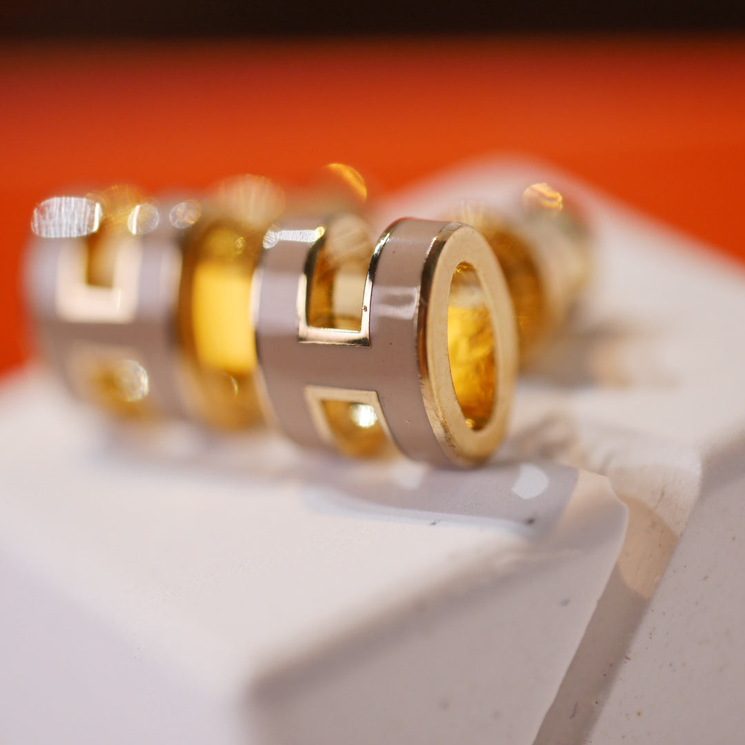 [Together Jewelry]MINI POP H GOLD EARRINGS GREY