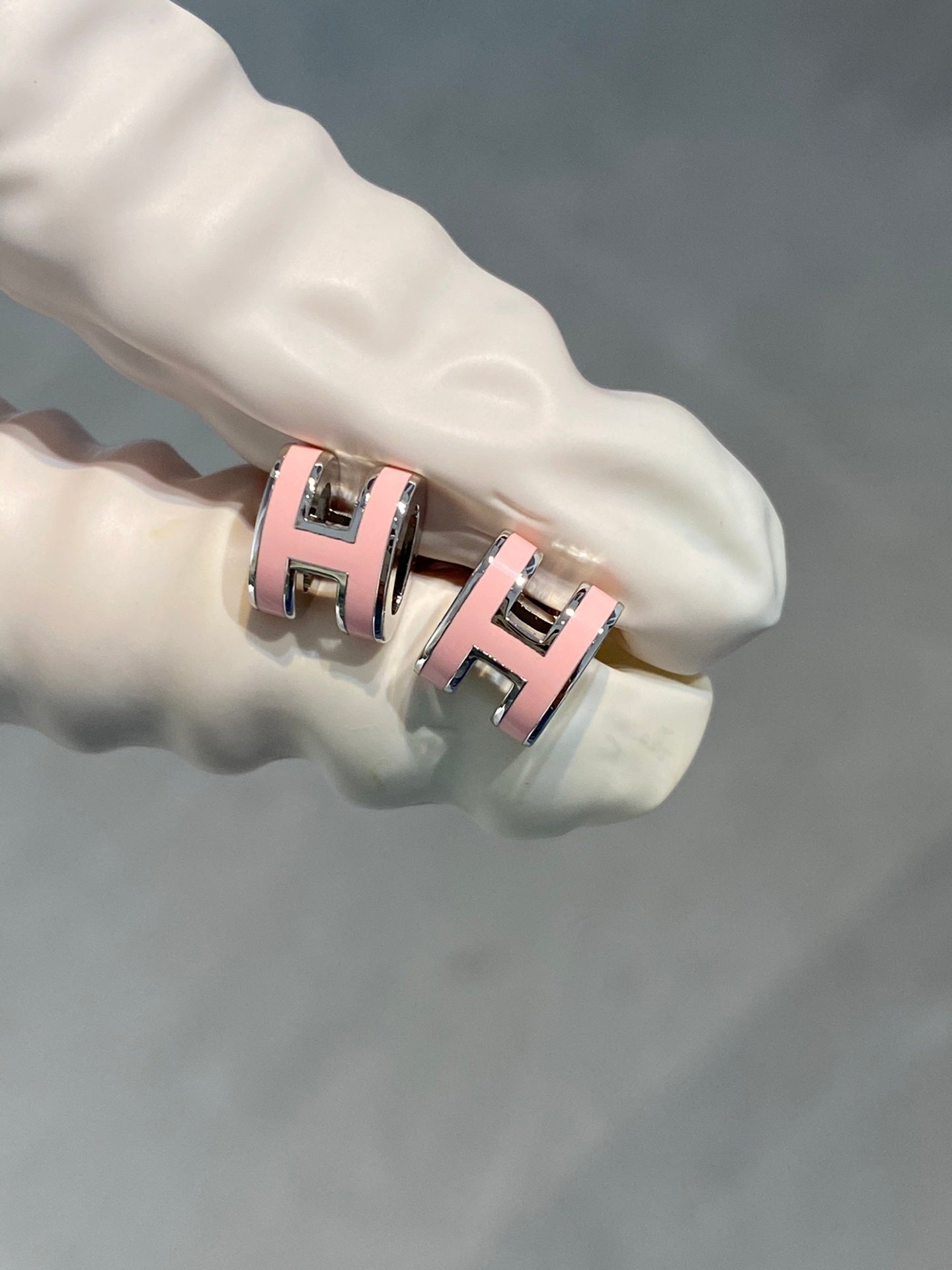 [Together Jewelry]MINI POP H SILVER EARRINGS PINK