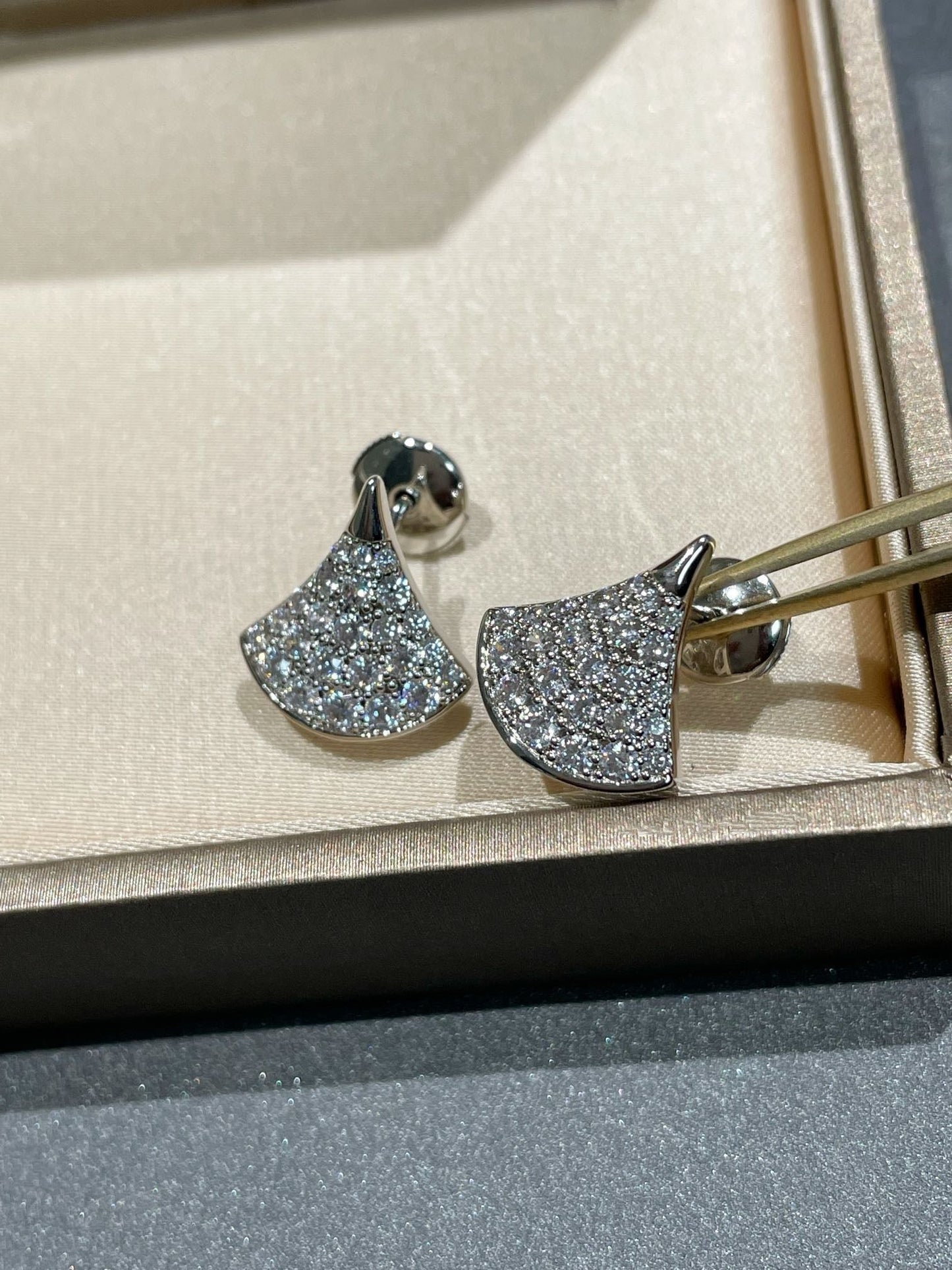 [Together Jewelry]DREAM STUD EARRINGS DIAMOND