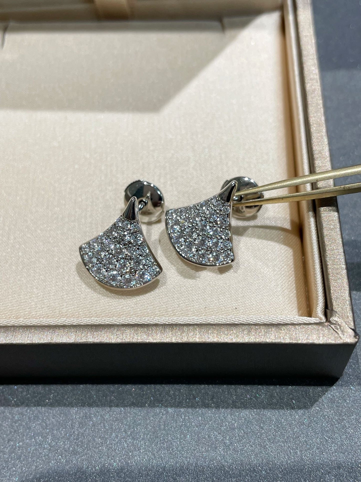[Together Jewelry]DREAM STUD EARRINGS DIAMOND
