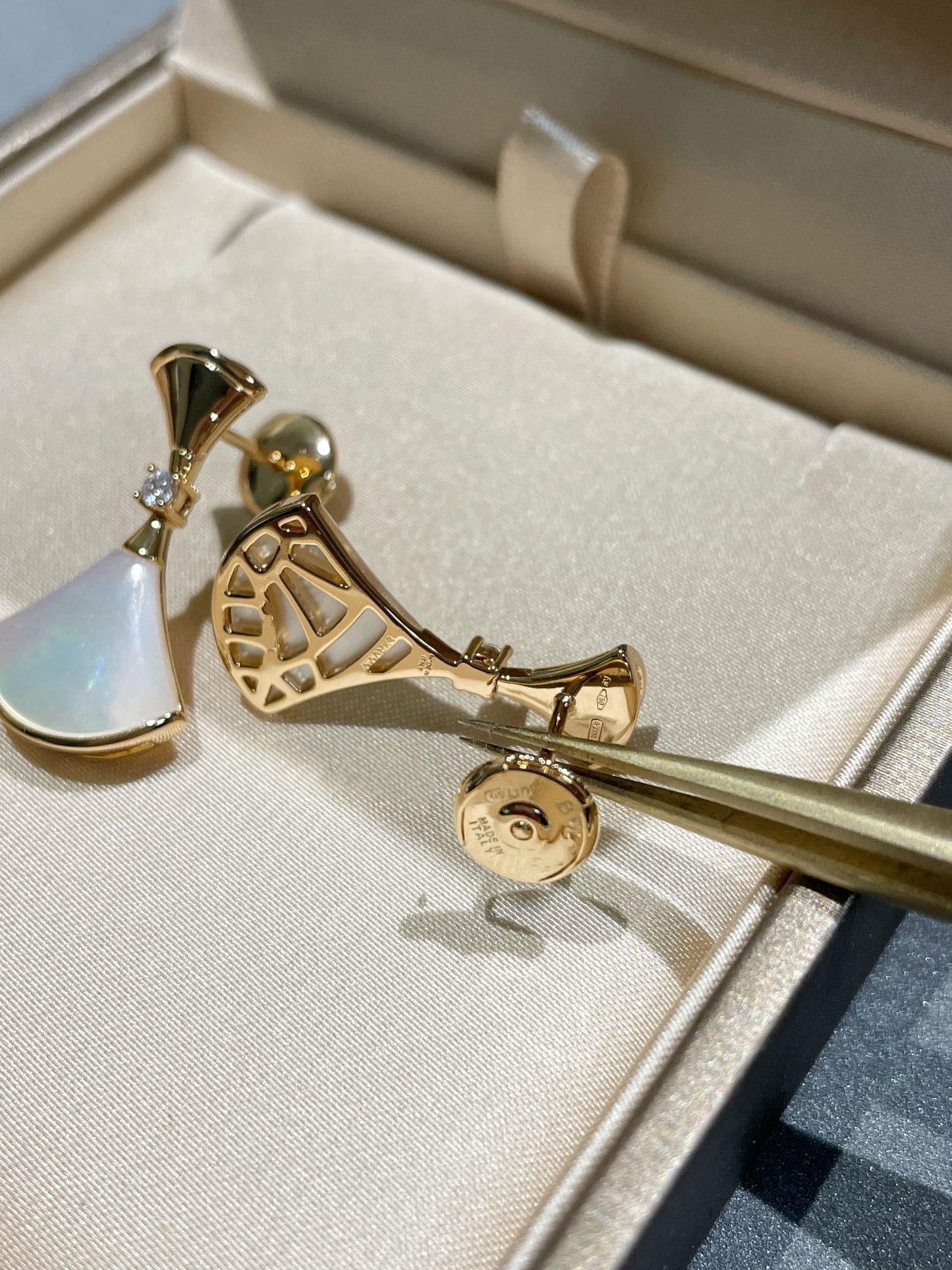 [Together Jewelry]DREAM MOP 1 DIAMOND EARRINGS