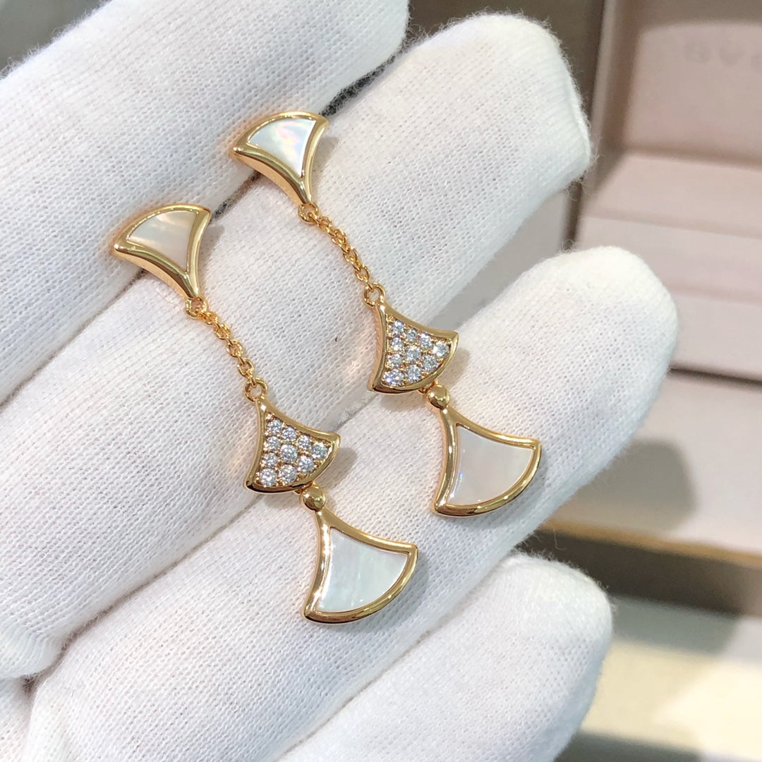 [Together Jewelry]DREAM EARRINGS 3 MOTIFS DIAMOND MOP PINK GOLD