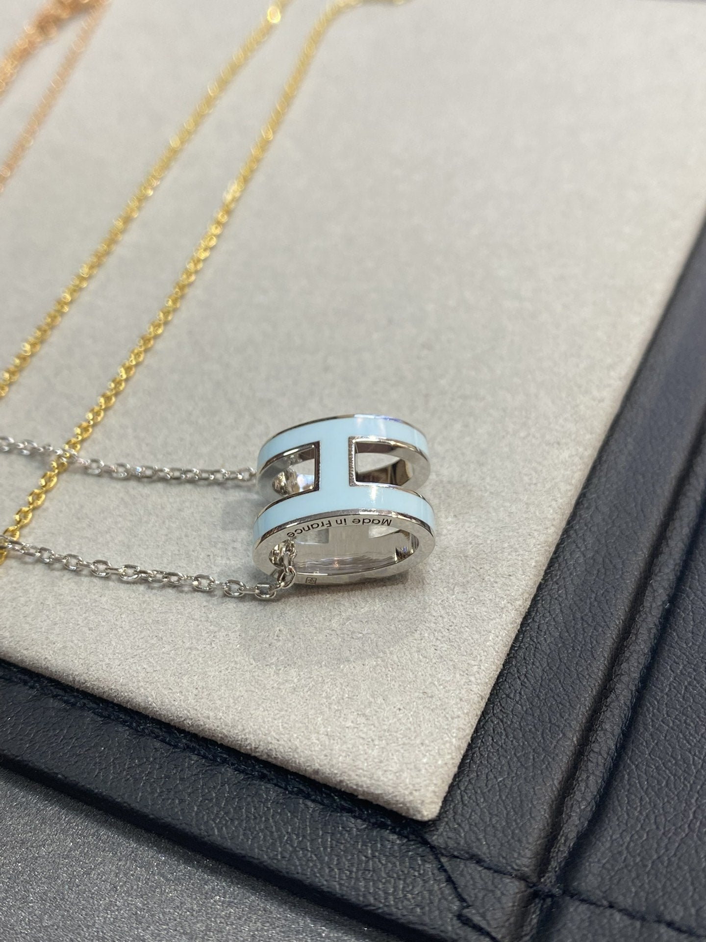 [Together Jewelry]POP H LIGHT BLUE NECKLACE