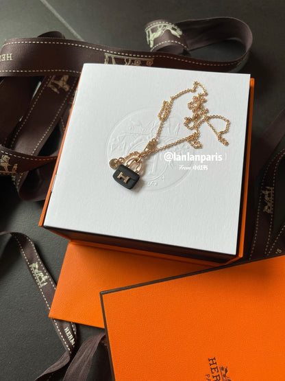 [Together Jewelry]CONSTANCE BLACK PEDANT PINK GOLD NECKLACE