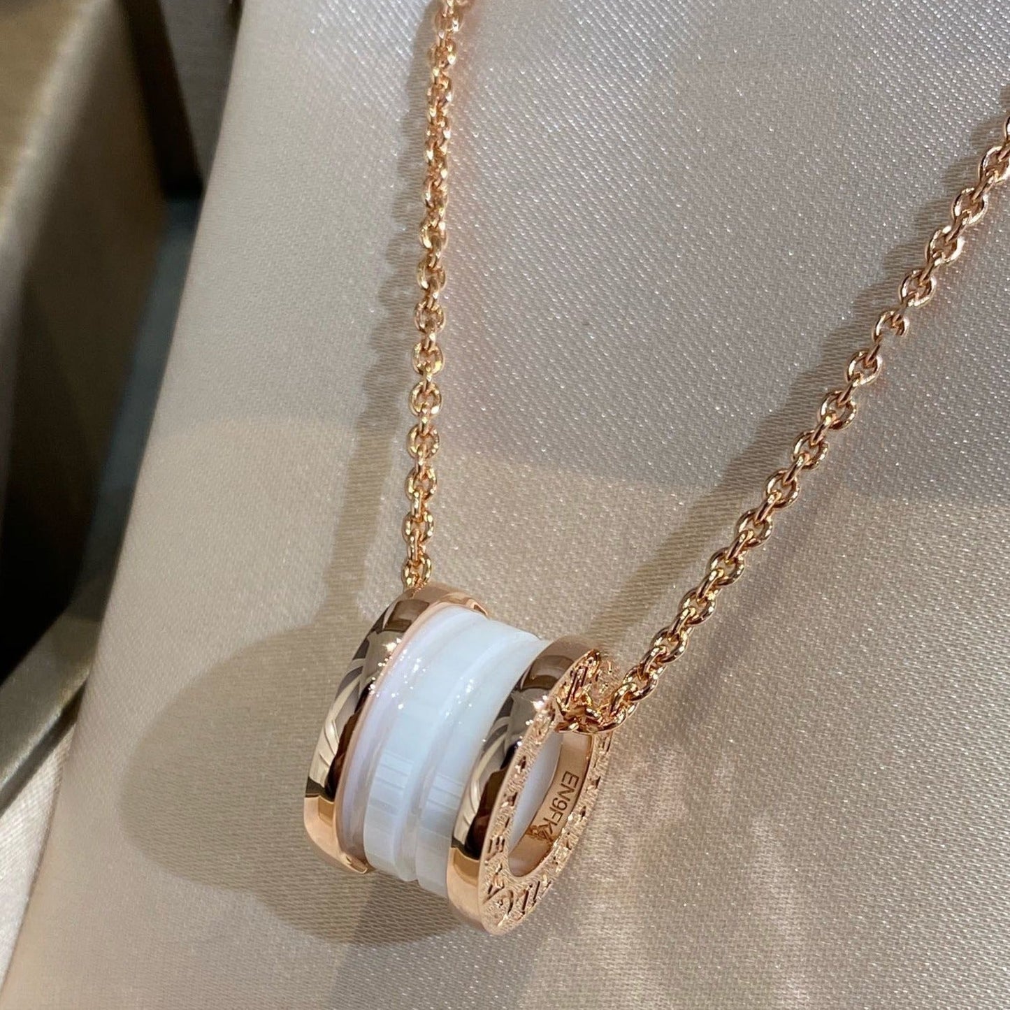 [Together Jewelry]ZERO 1 WHITE CERAMIC PINK GOLD NECKLACE
