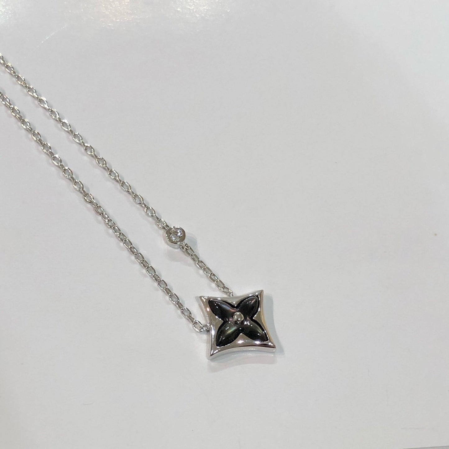 [Together Jewelry]STAR BLACK MOP NECKLACE