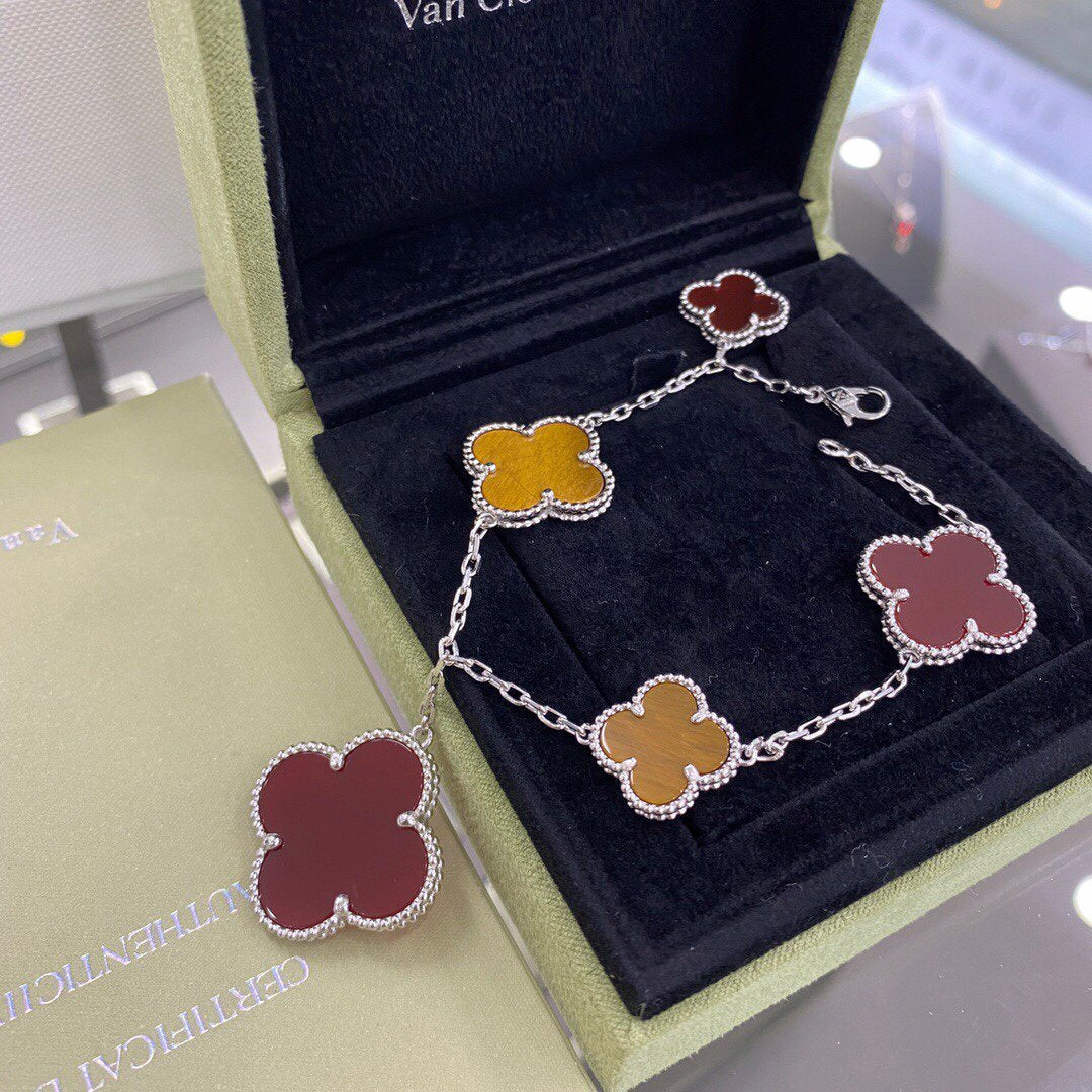[Together]CLOVER 5 MOTIFS SIVLER CARNELIAN TIGER EYE BRACELET