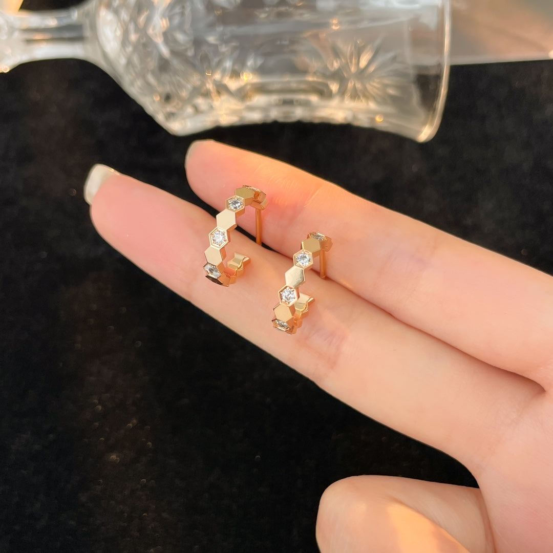 [Together Jewelry]BEE LOVE DIAMOND HOOP EARRINGS