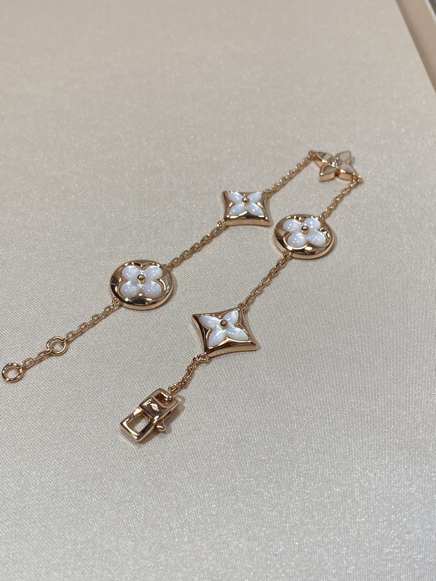 [Together Jewelry]STAR AND SUN 5 MOTIF MOP PINK GOLD BRACELET