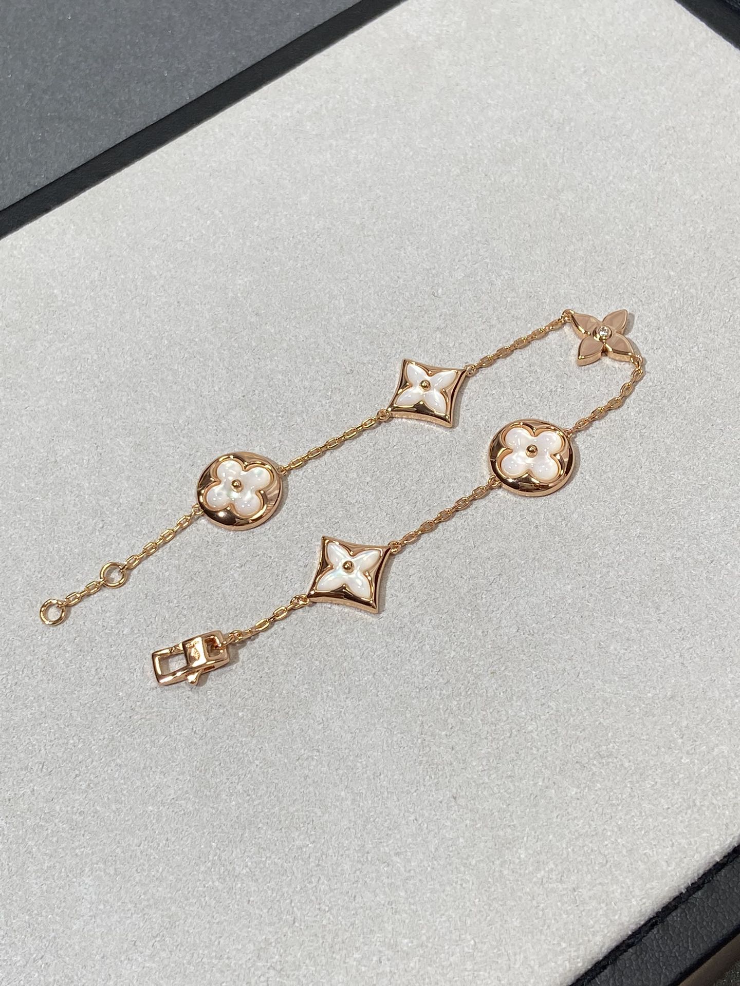 [Together Jewelry]STAR AND SUN 5 MOTIF MOP PINK GOLD BRACELET