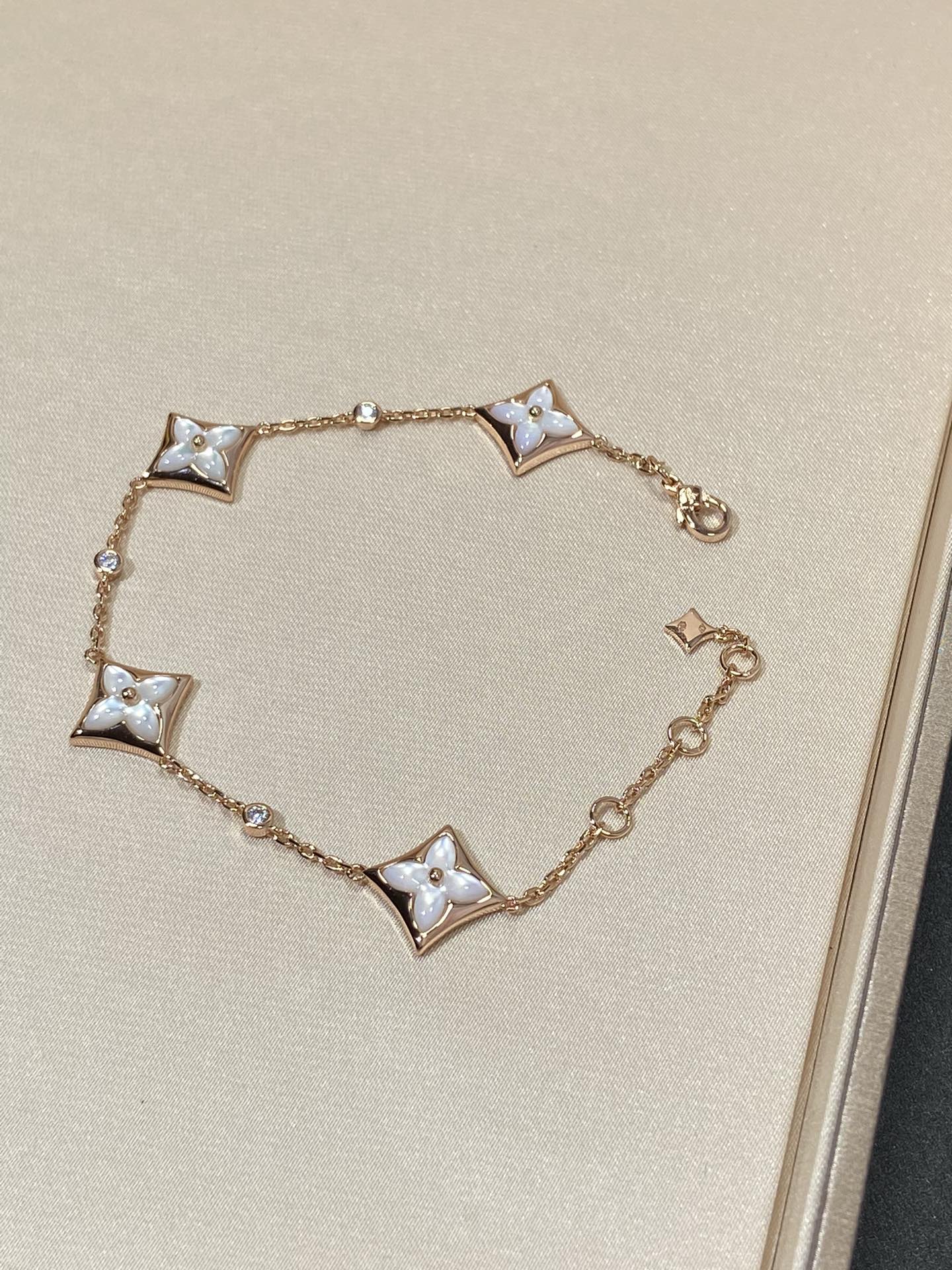 [Together Jewelry]STAR 4 MOTIF MOP DIAMOND PINK GOLD BRACELET