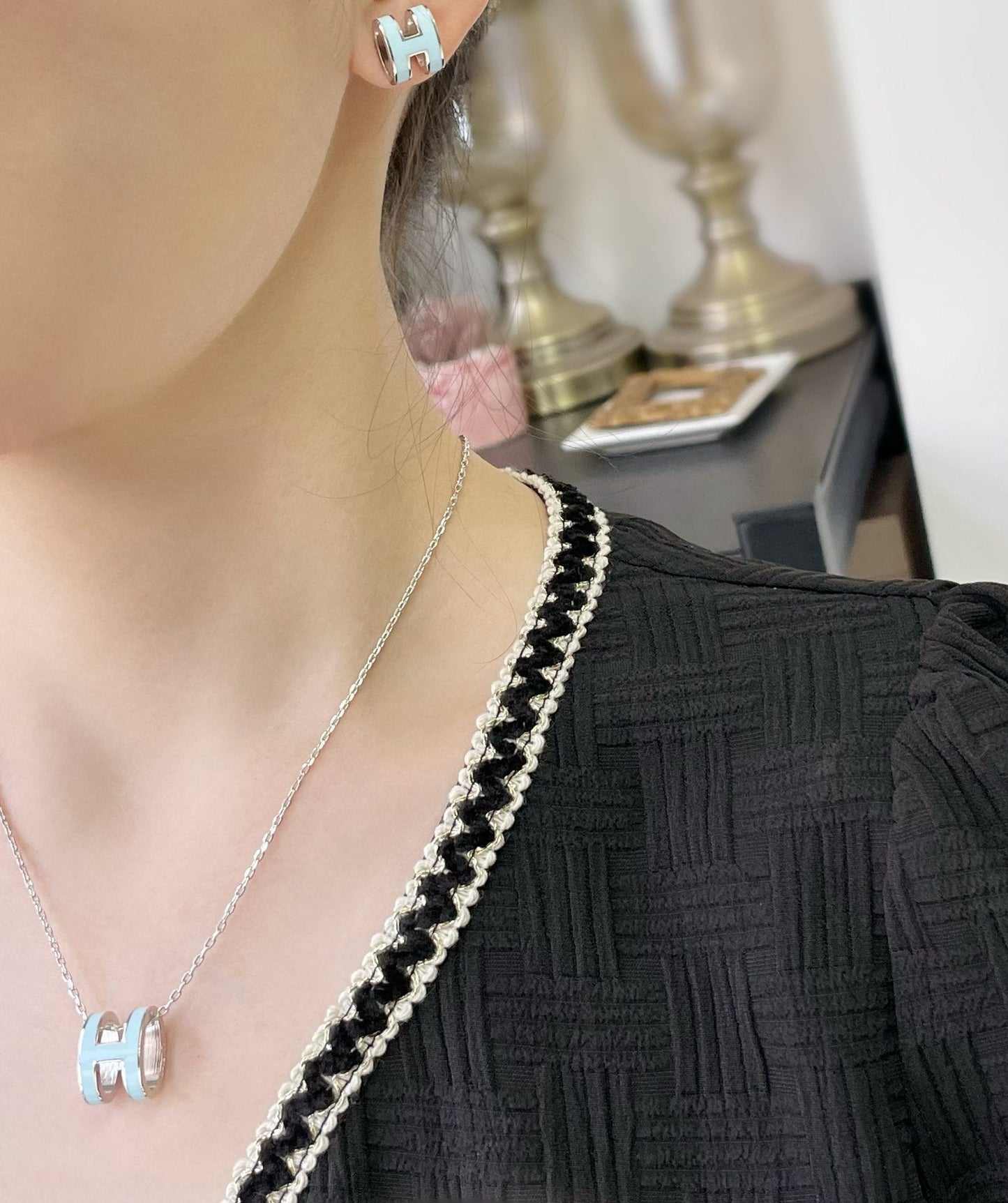 [Together Jewelry]POP H SKY BLUE STUD EARRINGS