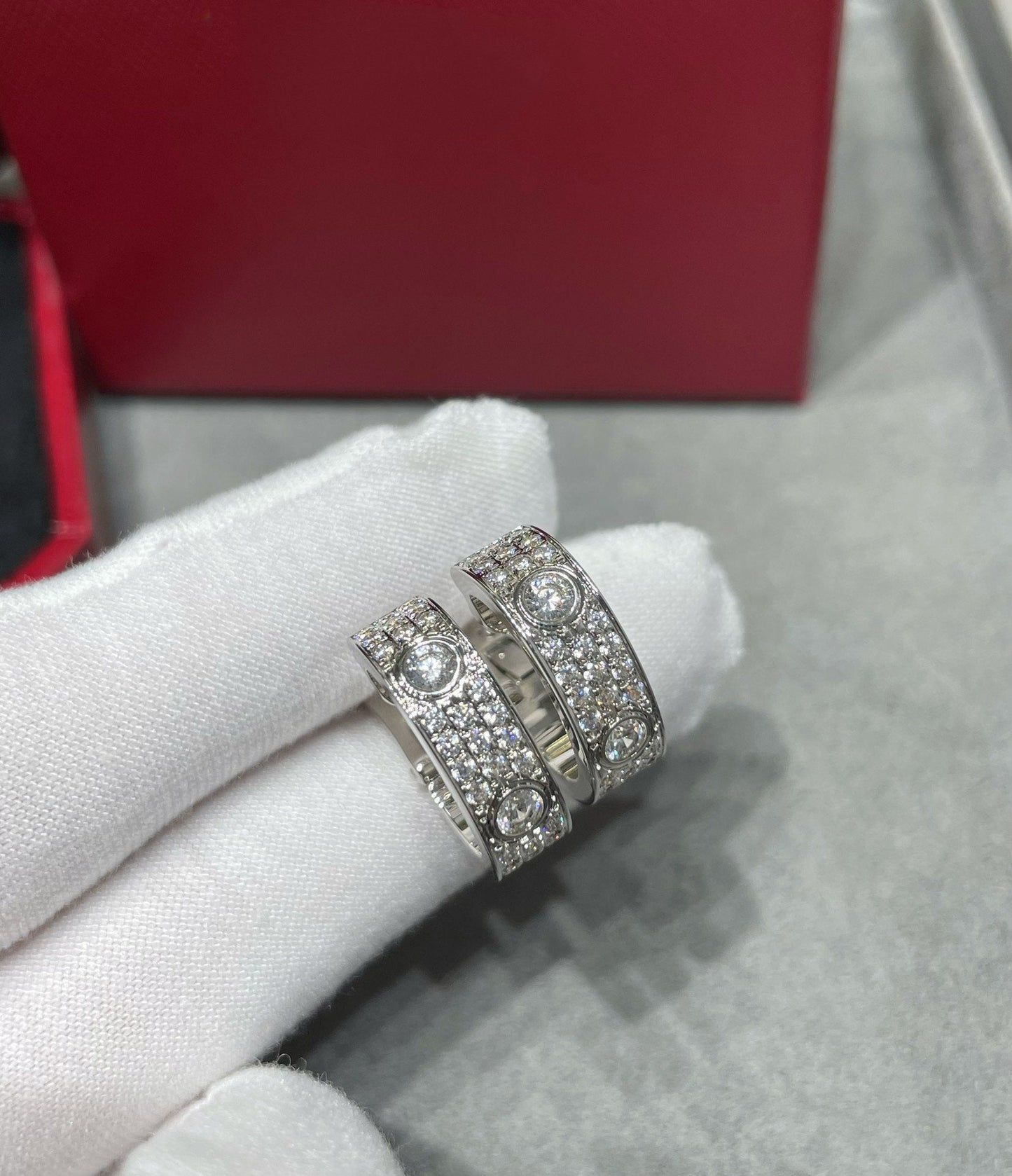 [Together Jewelry]LOVE 5.5MM DIAMOND PAVED EARRINGS