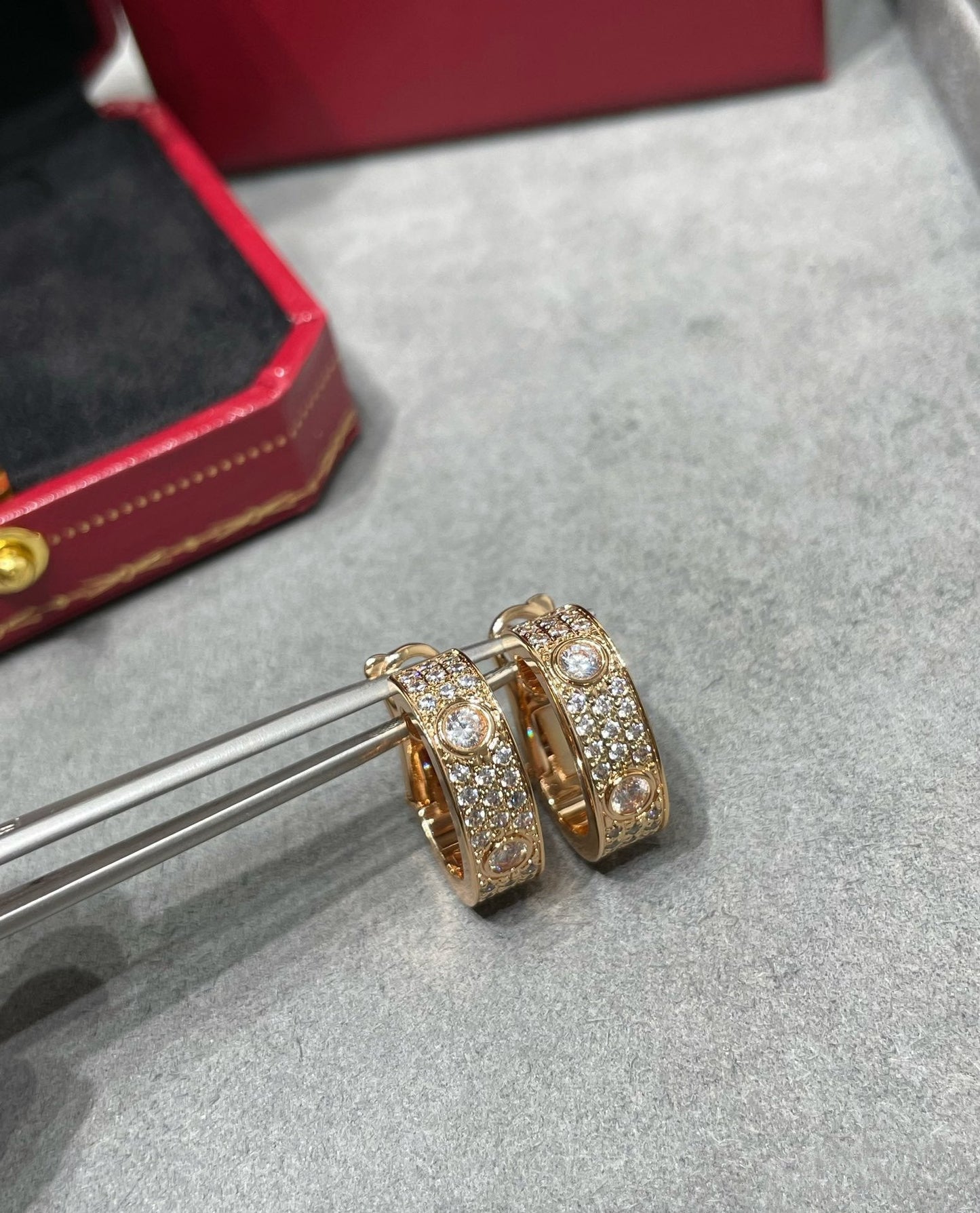 [Together Jewelry]LOVE 5.5MM DIAMOND PAVED EARRINGS