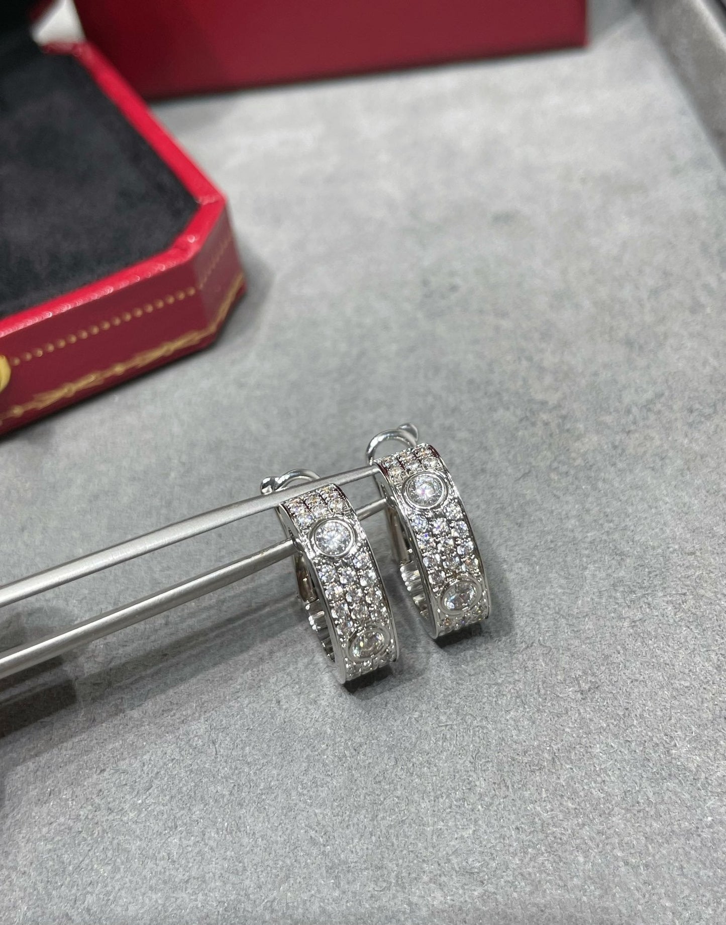 [Together Jewelry]LOVE 5.5MM DIAMOND PAVED EARRINGS