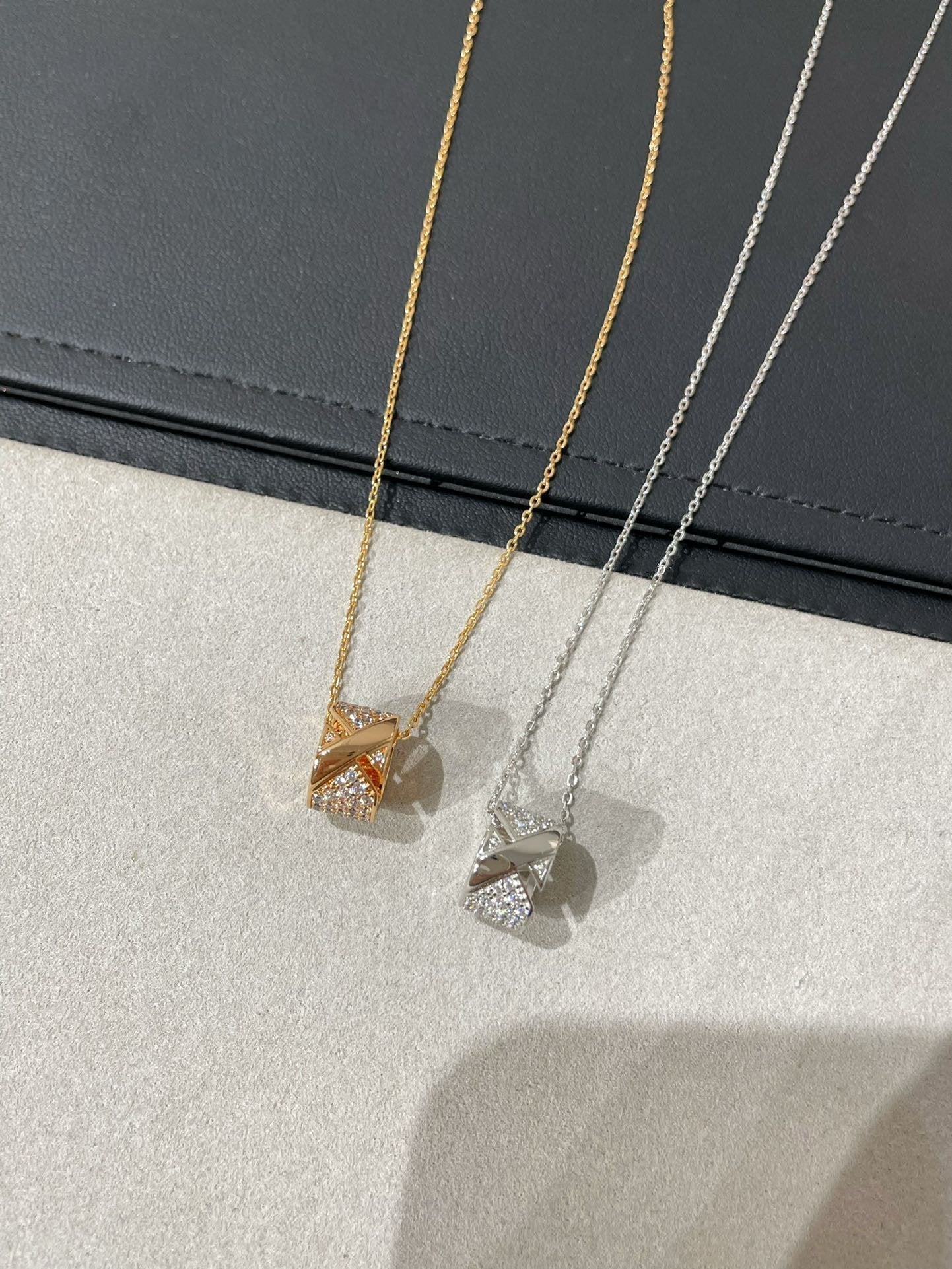 [Together Jewelry]LIENS EVIDENCE DIAMOND PAVED NECKLACE