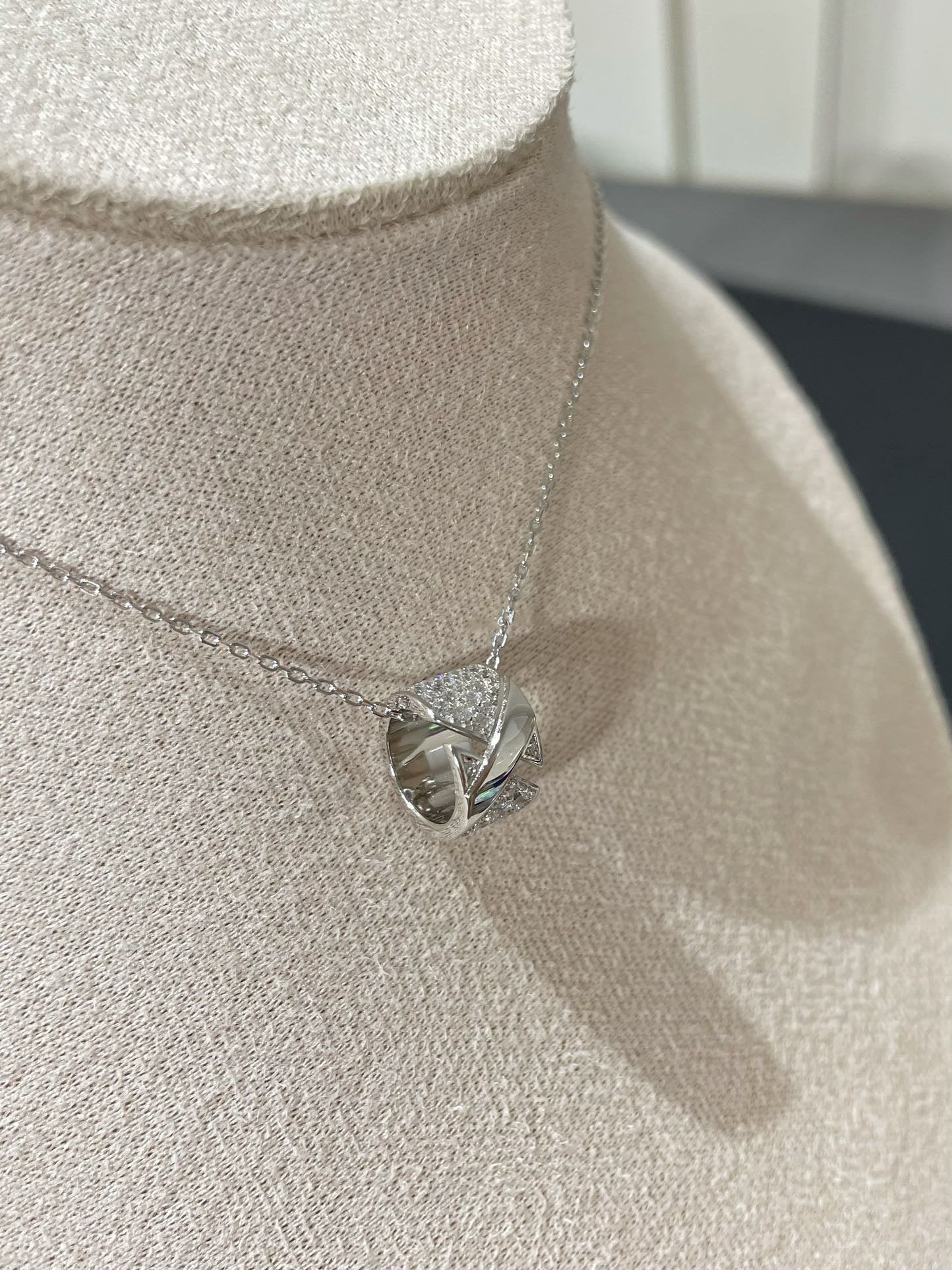 [Together Jewelry]LIENS EVIDENCE DIAMOND PAVED NECKLACE