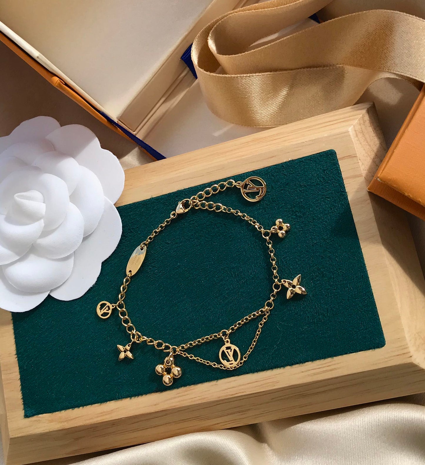 [Together Jewelry]BLOOMING PINK GOLD MOP BRACELET