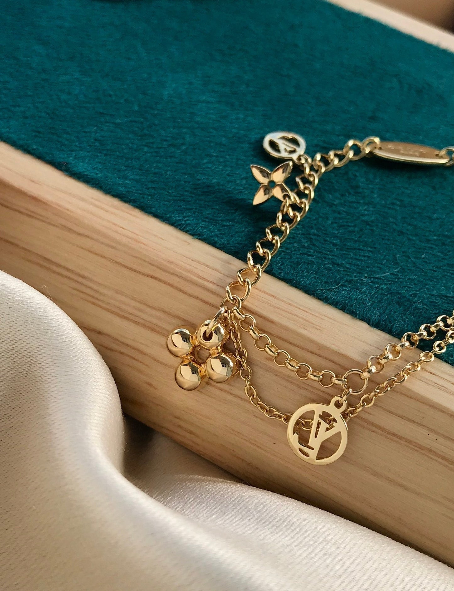[Together Jewelry]BLOOMING PINK GOLD MOP BRACELET