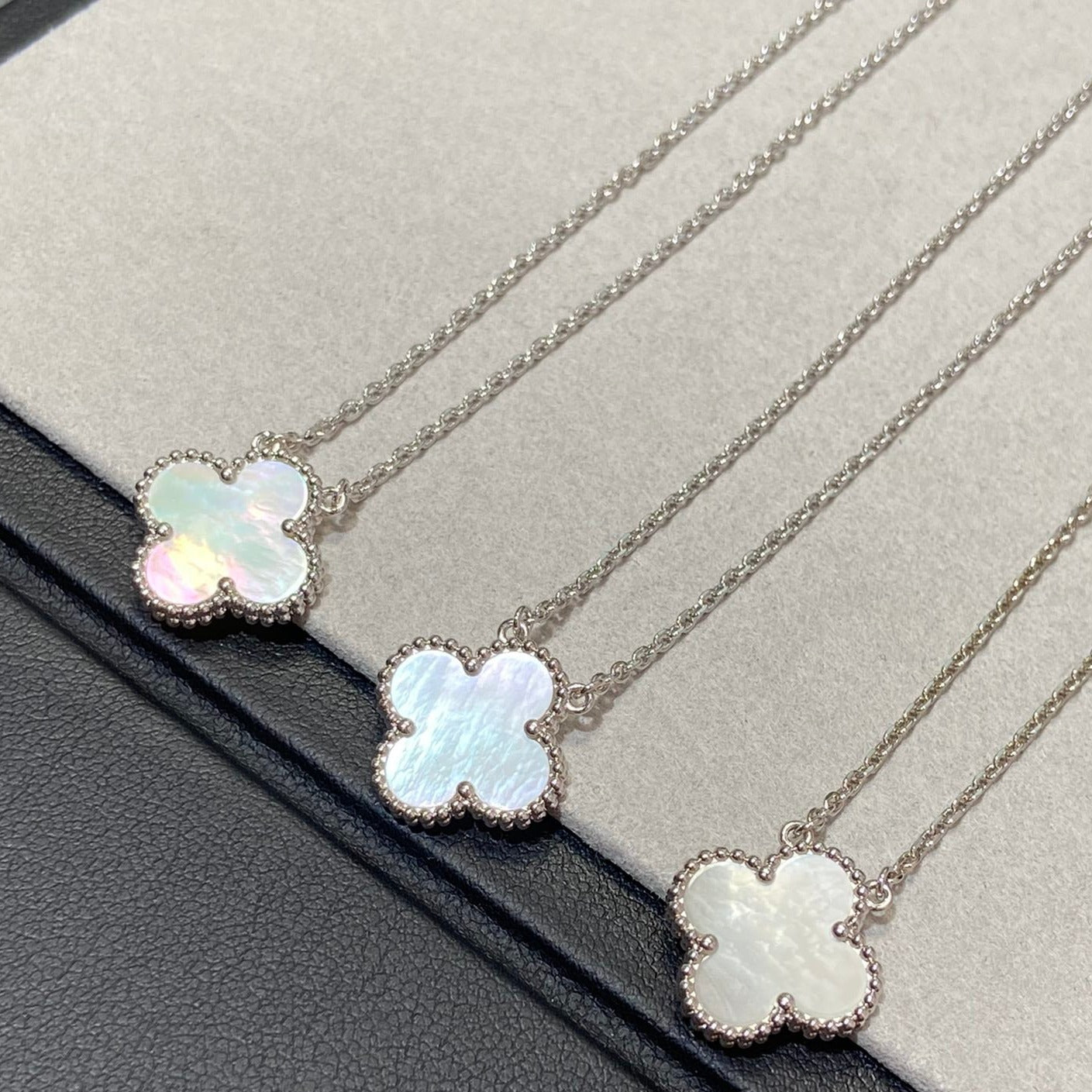 [Together]CLOVER MEDIUM SILVER WHITE MOP NECKLACE