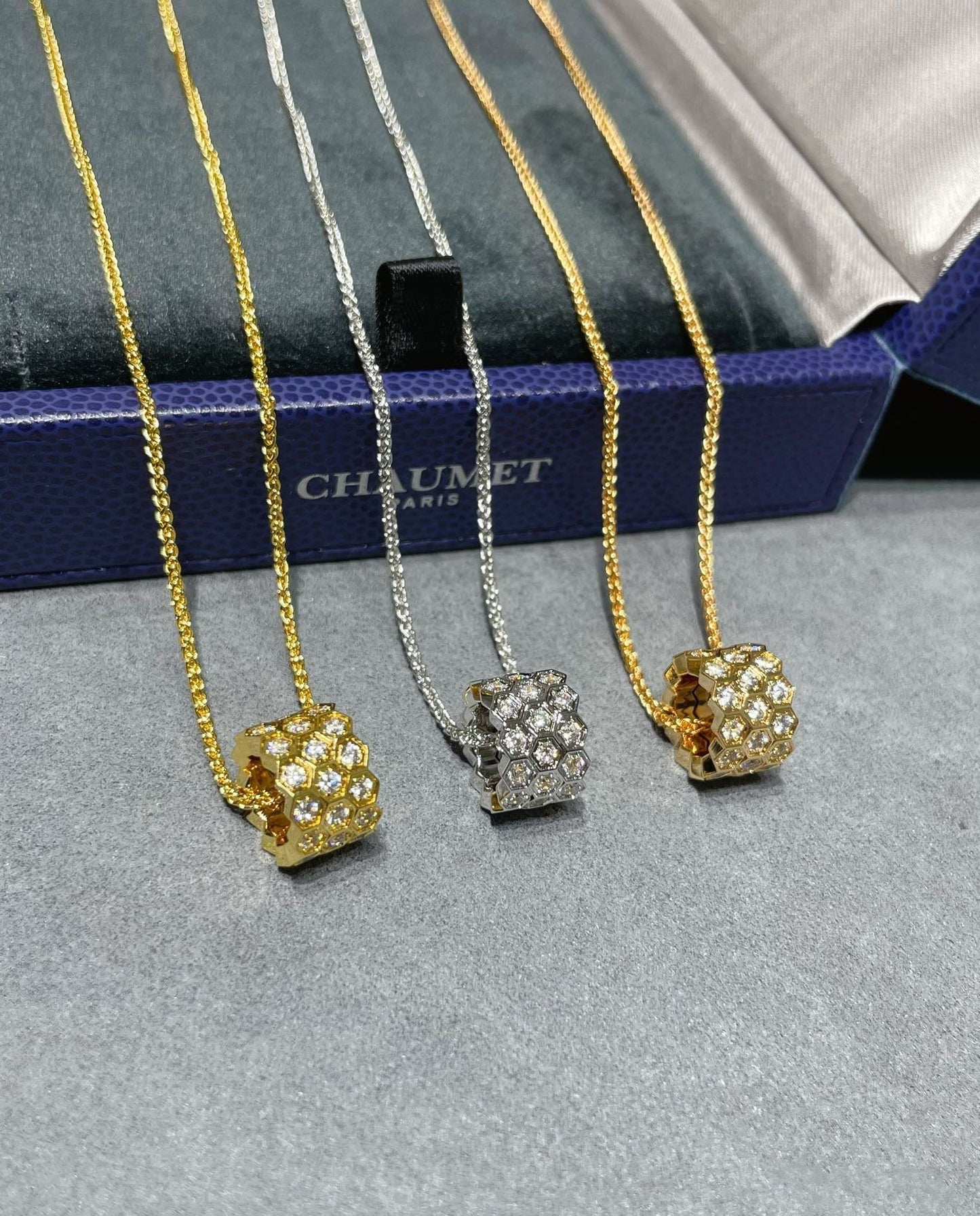 [Together Jewelry]BEE LOVE DIAMOND PAVED 3 ROW NECKLACE