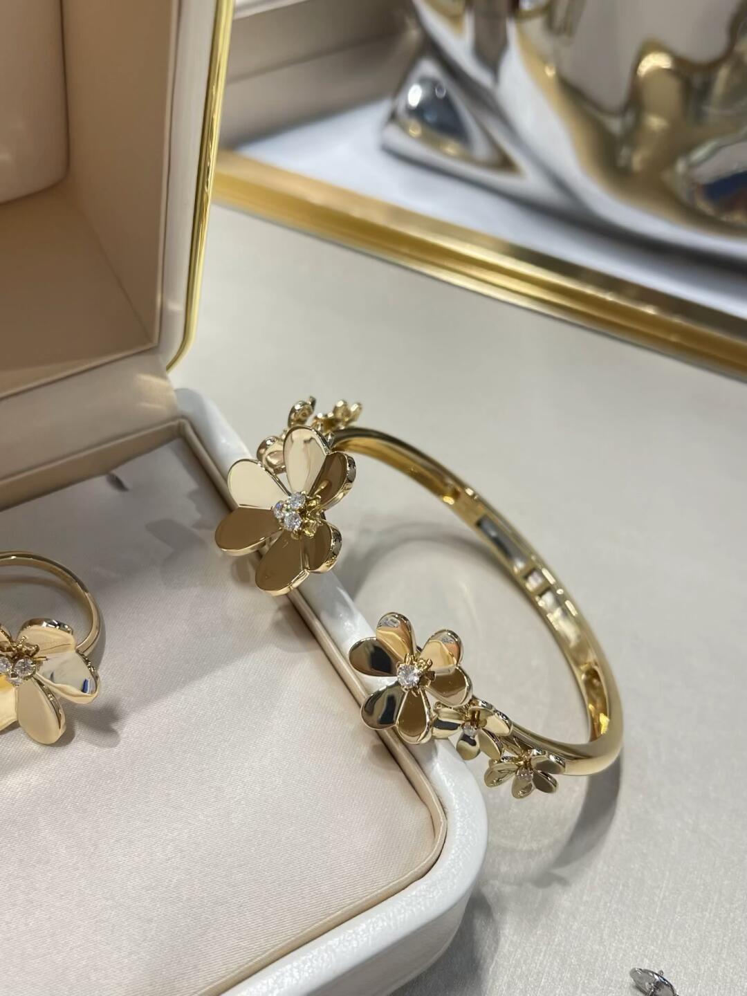 [Together]Van Cleef & Arpels 7 Flowers Bracelet