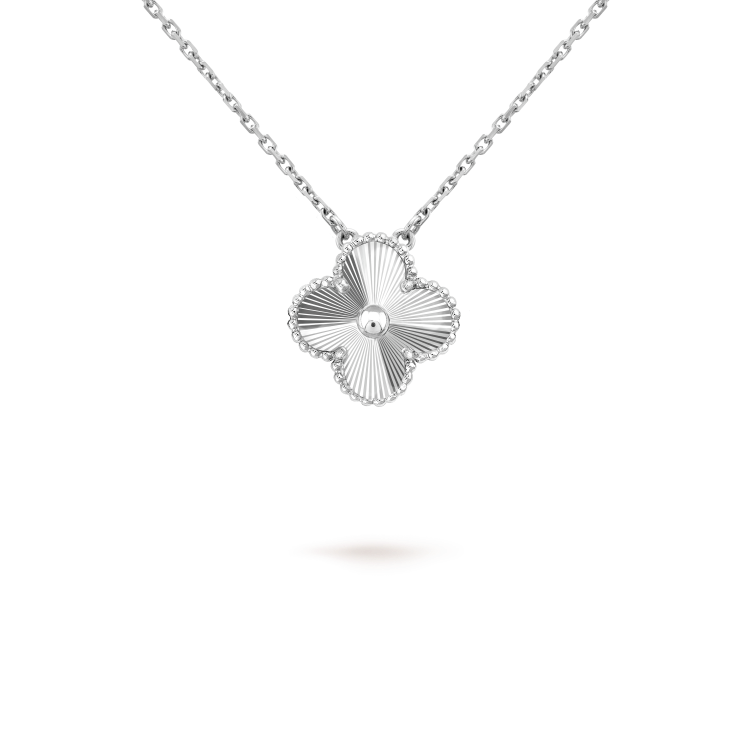 [Together]CLOVER 15MM LASER NECKLACE SILVER