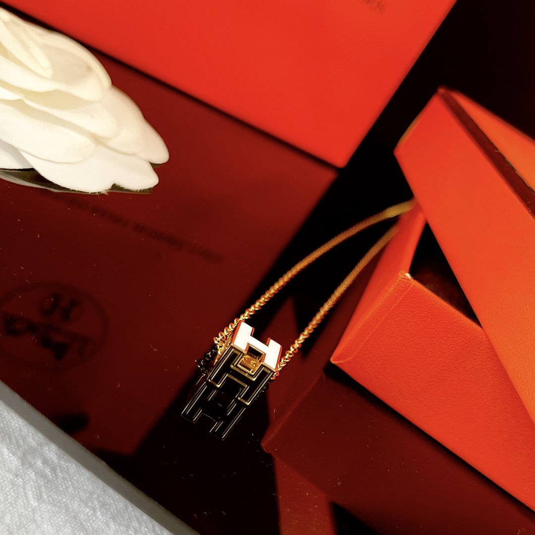 [Together Jewelry]H WHITE SQUARE GOLD NECKLACE