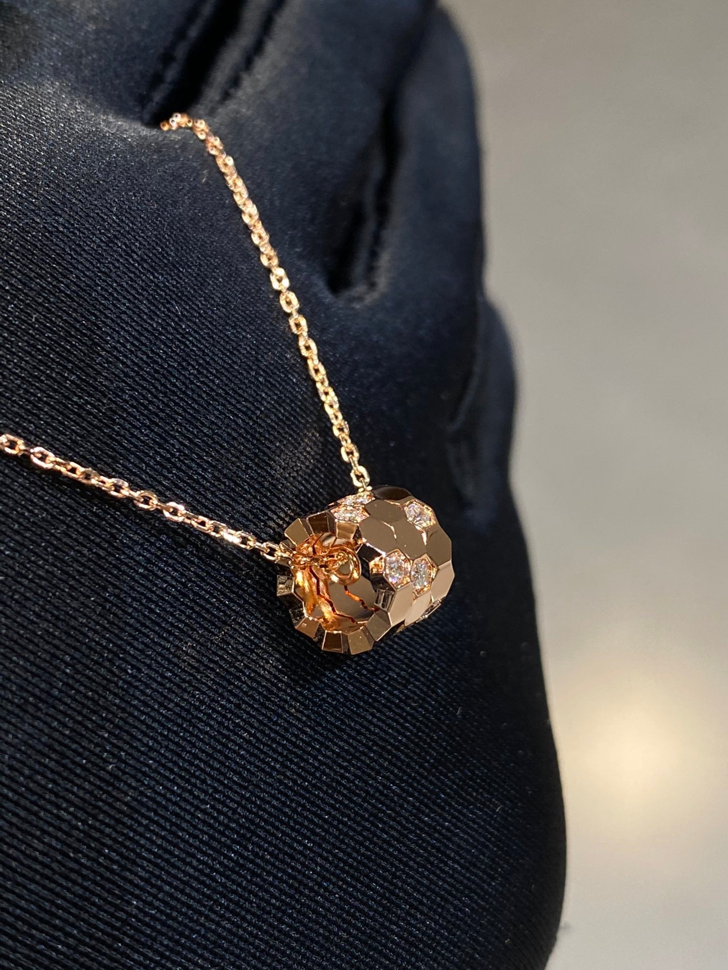 [Together Jewelry]BEE LOVE DIAMOND NECKLACE